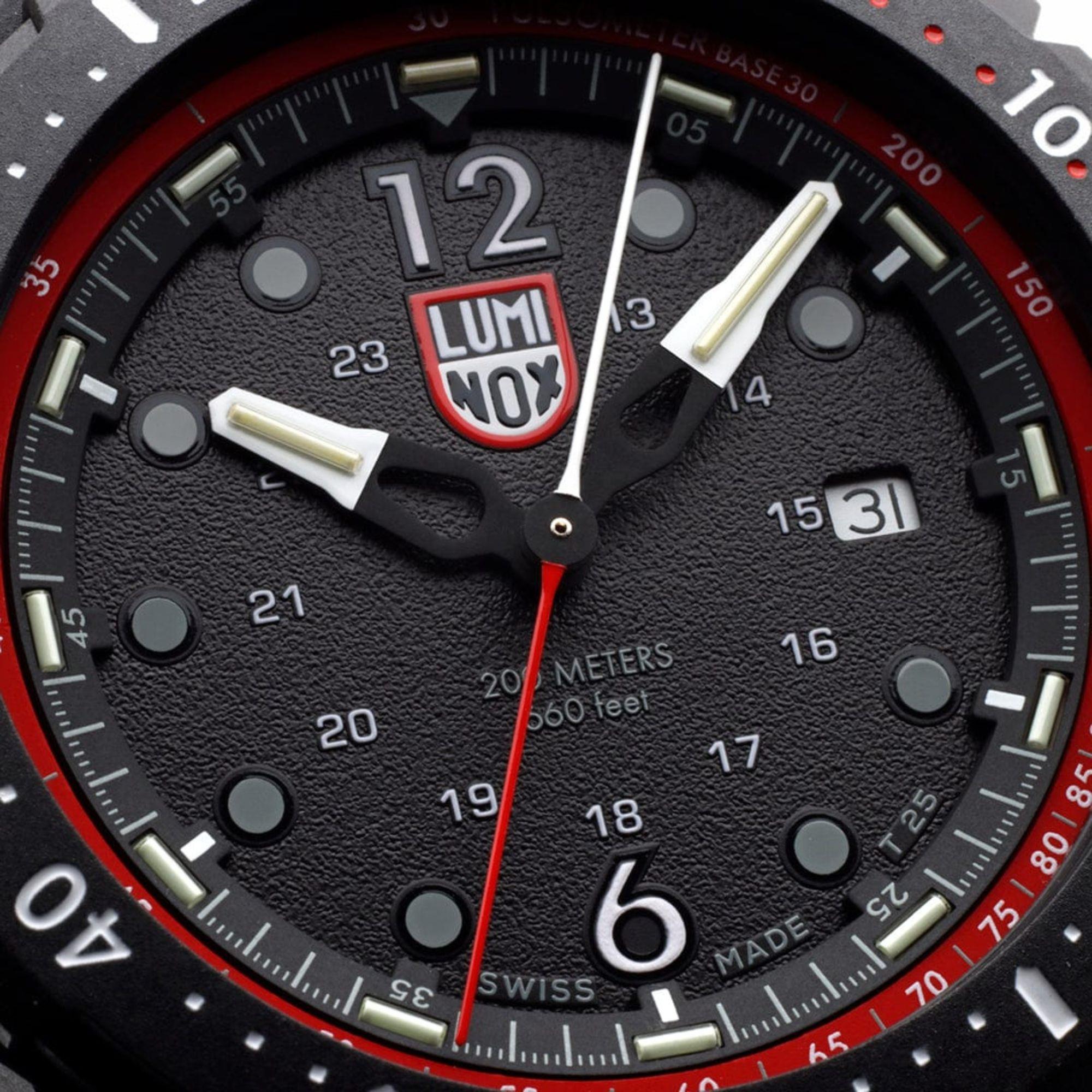 Luminox ICE SAR Arctic SERIES Black/Red Dial and Rubber Strap XL.1051