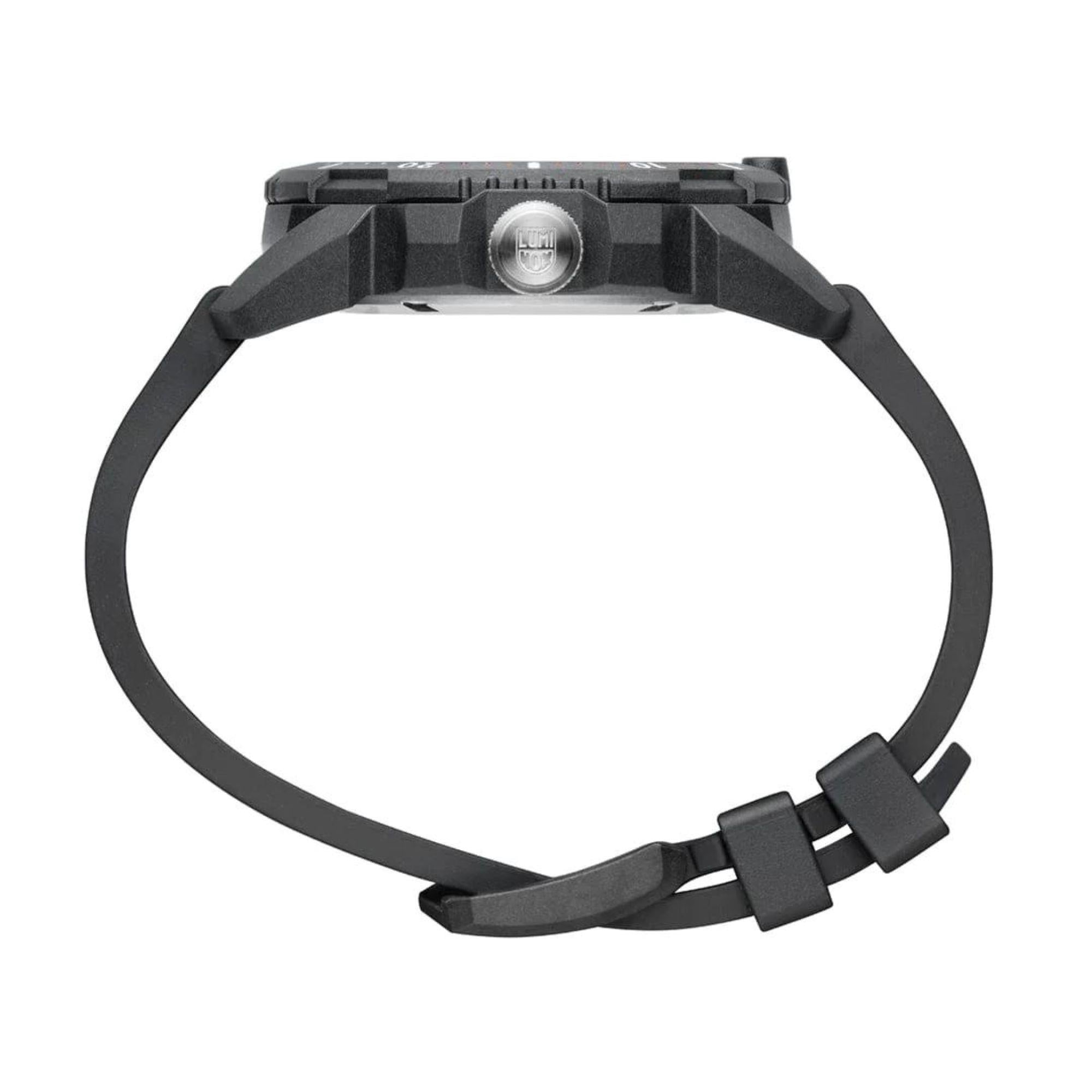 Luminox ICE SAR Arctic SERIES Black/Red Dial and Rubber Strap XL.1051