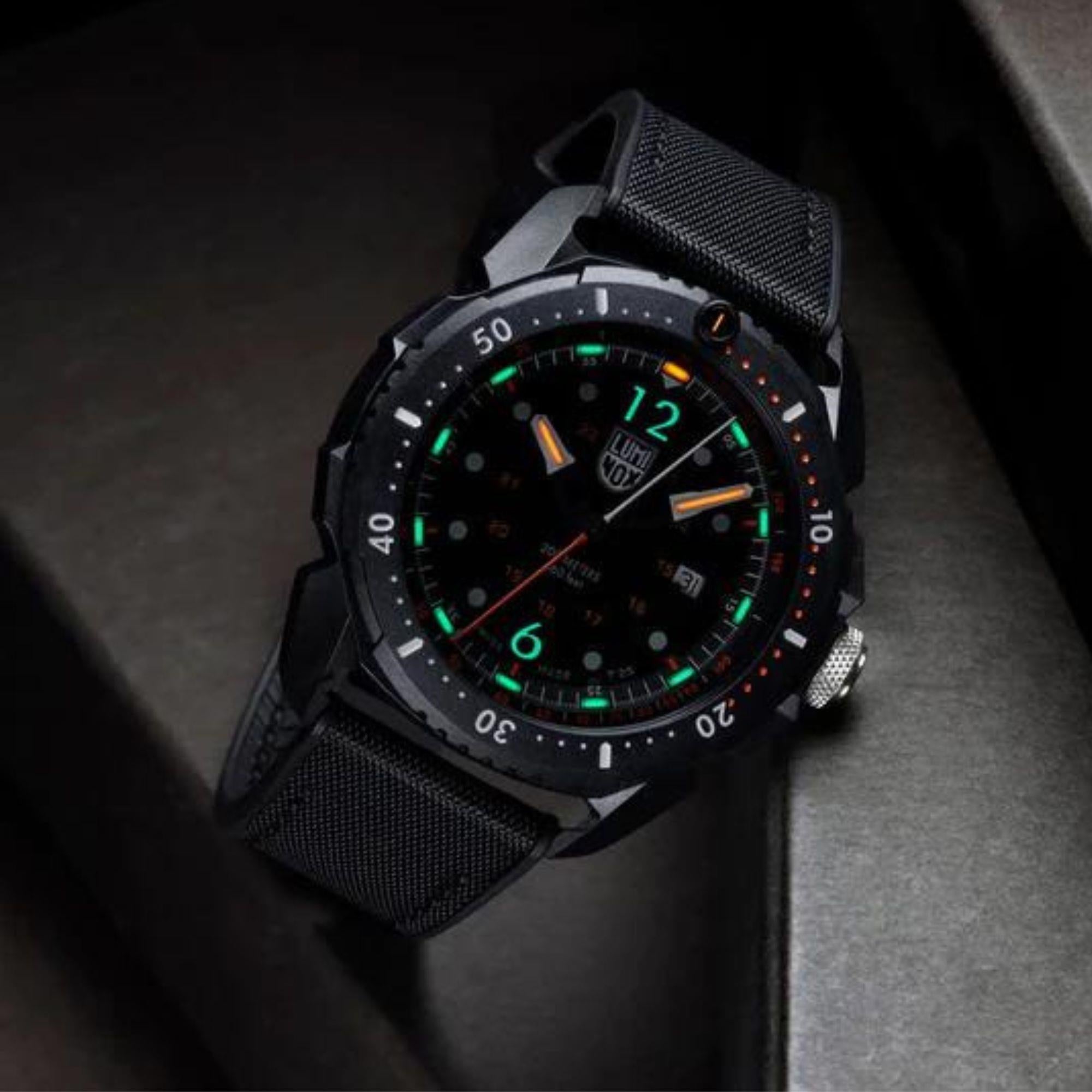 Luminox ICE SAR Arctic 1050 SERIES Black Dial with Black Rubber Strap