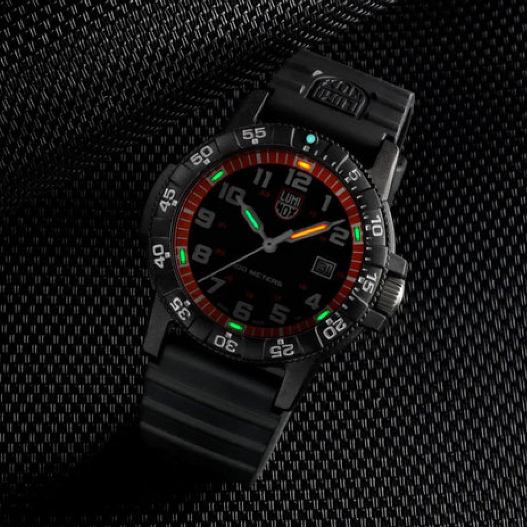 LEATHERBACK SEA TURTLE GIANT Black Dial Men's Watch 0320 SERIES XS.0329.1