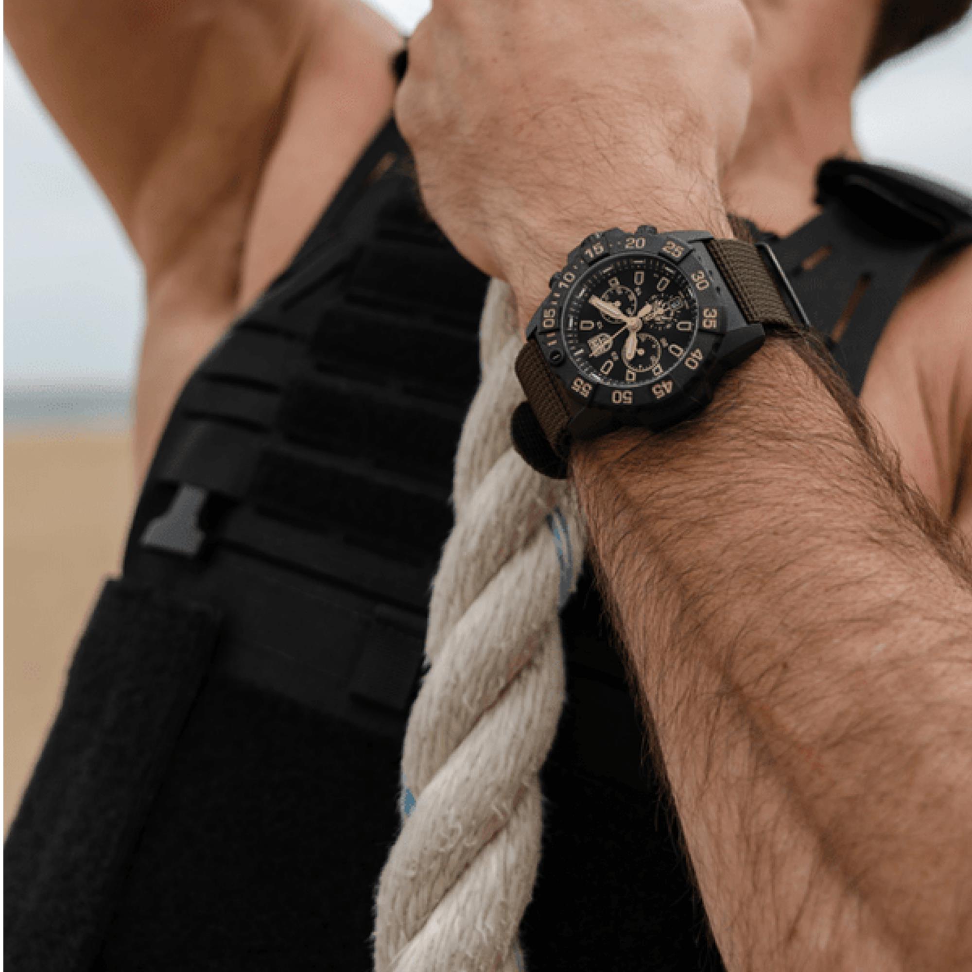 LUMINOX NAVY SEAL CHRONOGRAPH 3580 SERIES BLACK DIAL MENS WATCH XS.3590.NSF.SET