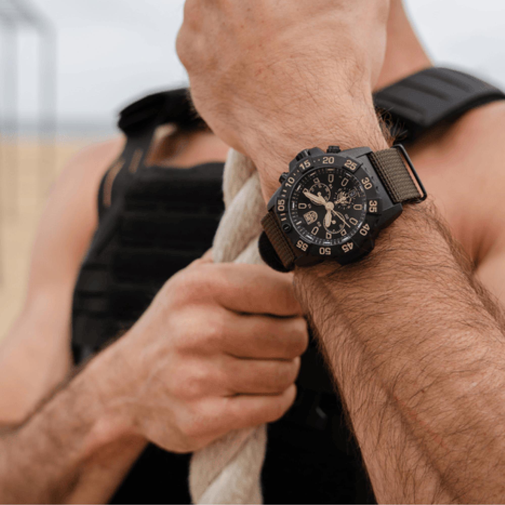 LUMINOX NAVY SEAL CHRONOGRAPH 3580 SERIES BLACK DIAL MENS WATCH XS.3590.NSF.SET