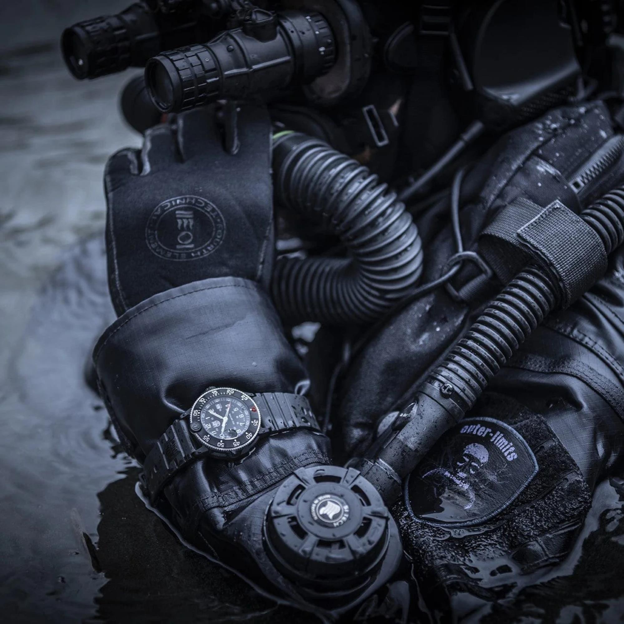 Luminox Navy SEAL Original Black Dial Rubber Strap Men's Watch XS.3001.H.SET