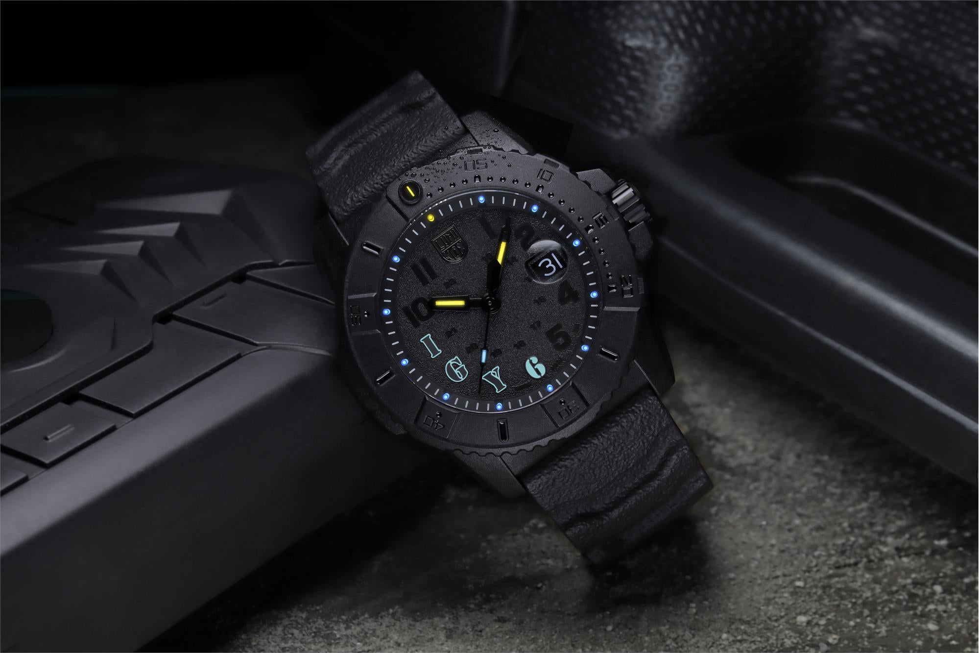 Luminox I GOT YOUR 6' Navy Seal Foundation 3600 Black Dial Rubber Strap Men's Watch XS.3611.IGY6.NSF