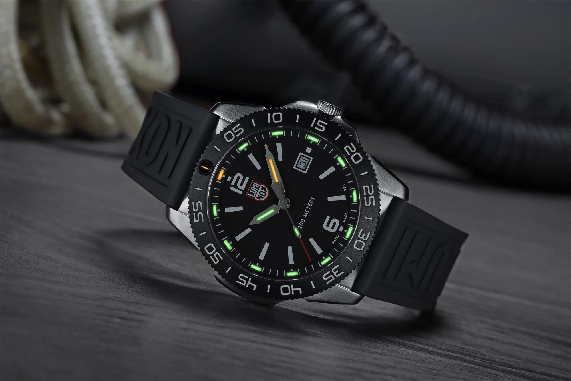 Luminox Pacific Diver 3120 Black Dial Rubber Strap Men's Watch XS.3121.1