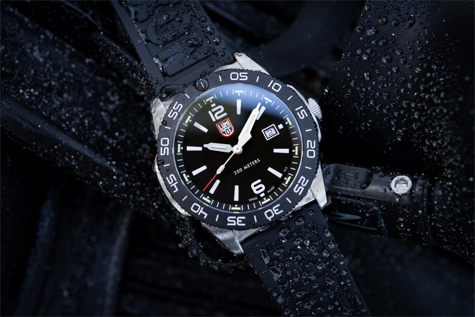 Luminox Pacific Diver 3120 Black Dial Rubber Strap Men's Watch XS.3121.1