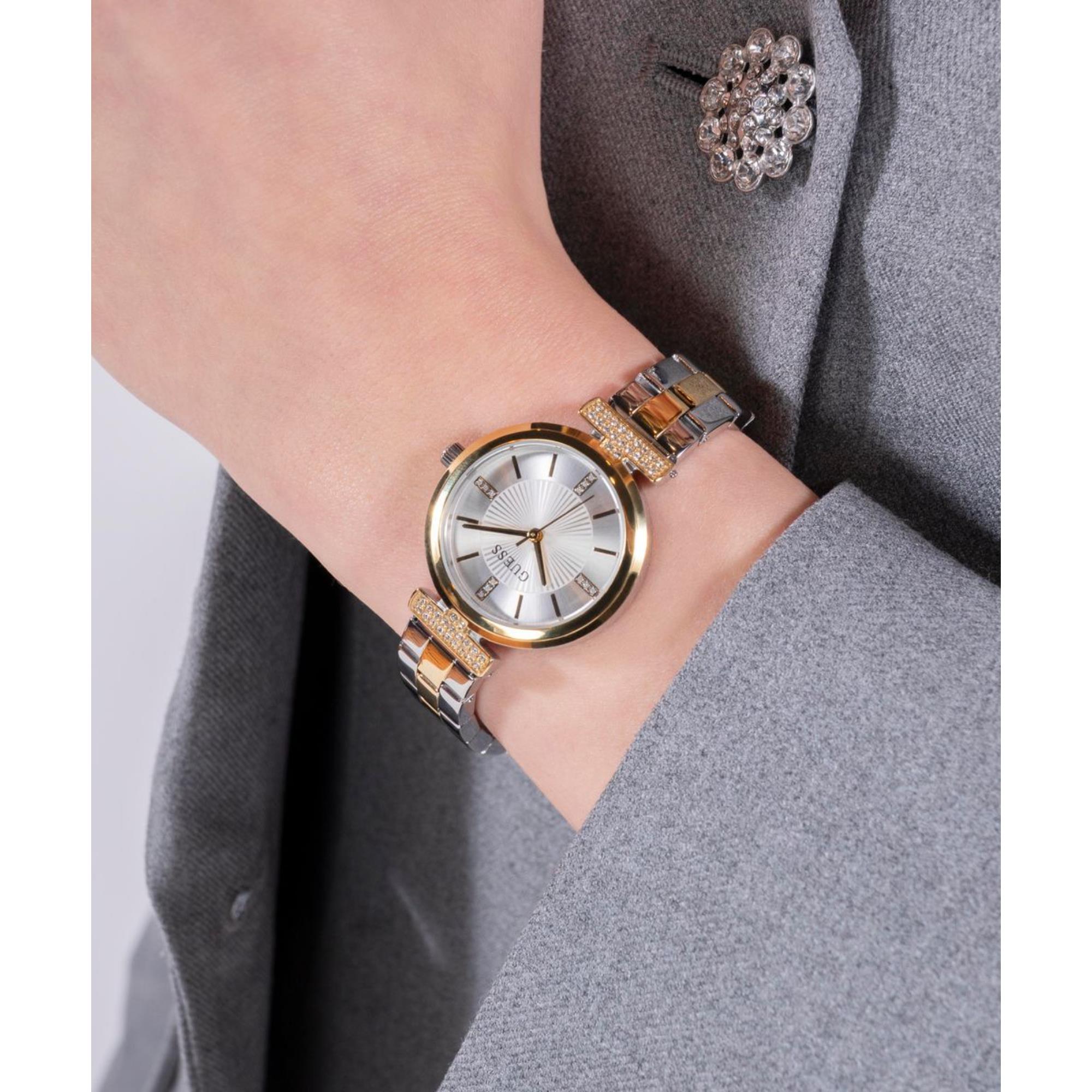 Guess Array Silver Dial Stainless Steel Strap Women's Watch GW0762L5