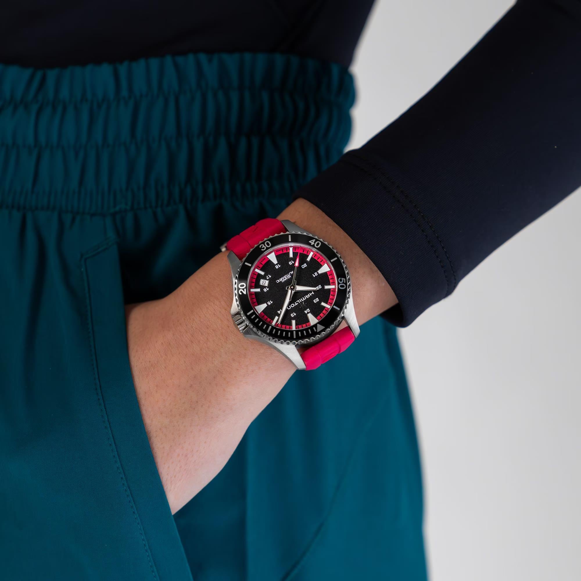 Hamilton Khaki Navy Scuba Automatic Black Dial Rubber Strap Women's Watch H82395330