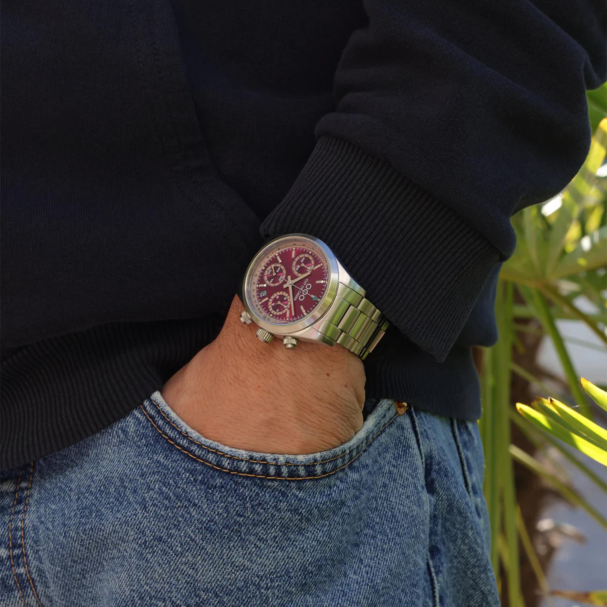 Out of Order Sporty Cronografo Ultra Brush Quartz Red Dial Steel Strap Unisex Watch OOO.001-23.RO.AC.SS