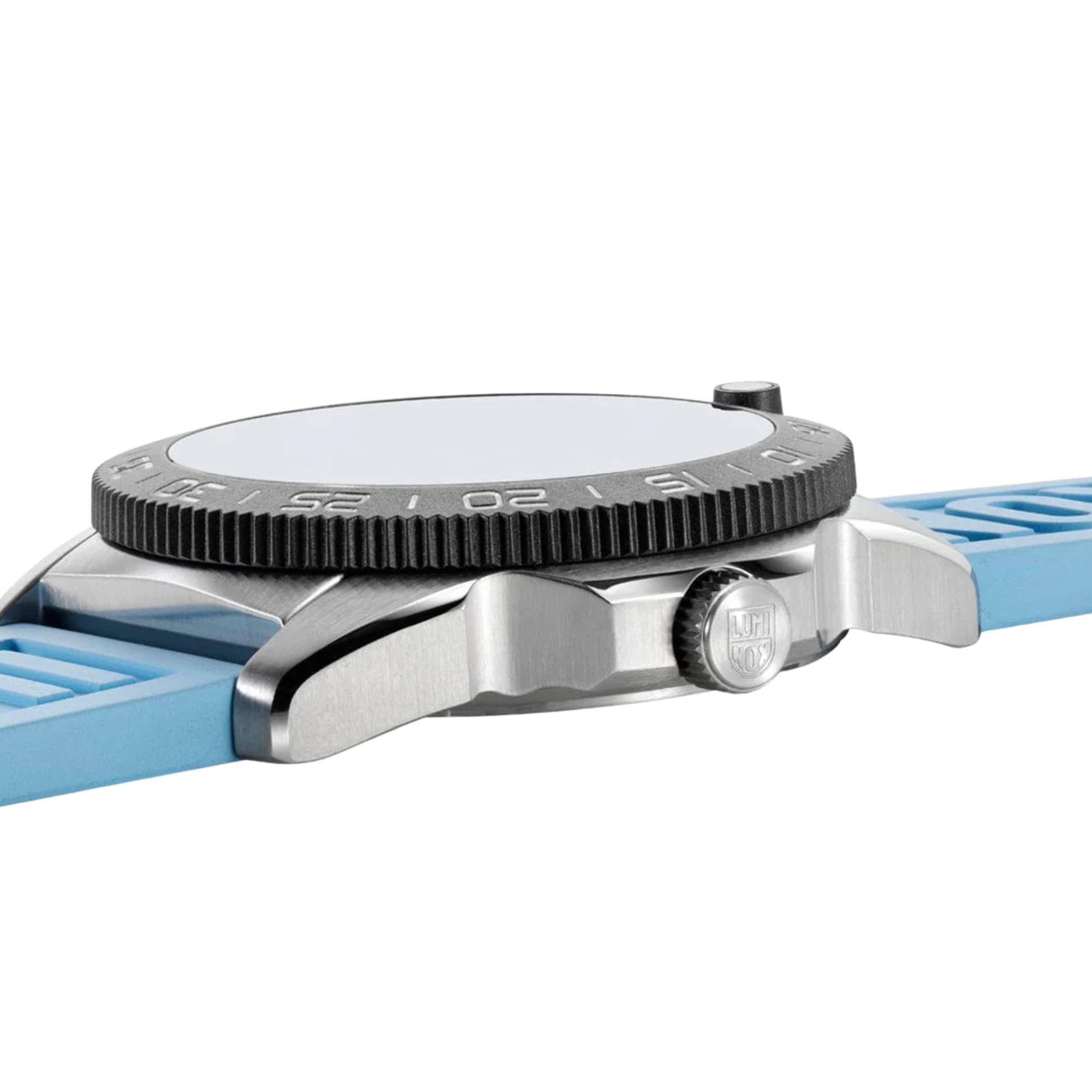 Luminox Pacific Diver Ripple Mother Of Pearl Dial Rubber Watch XS.3124M