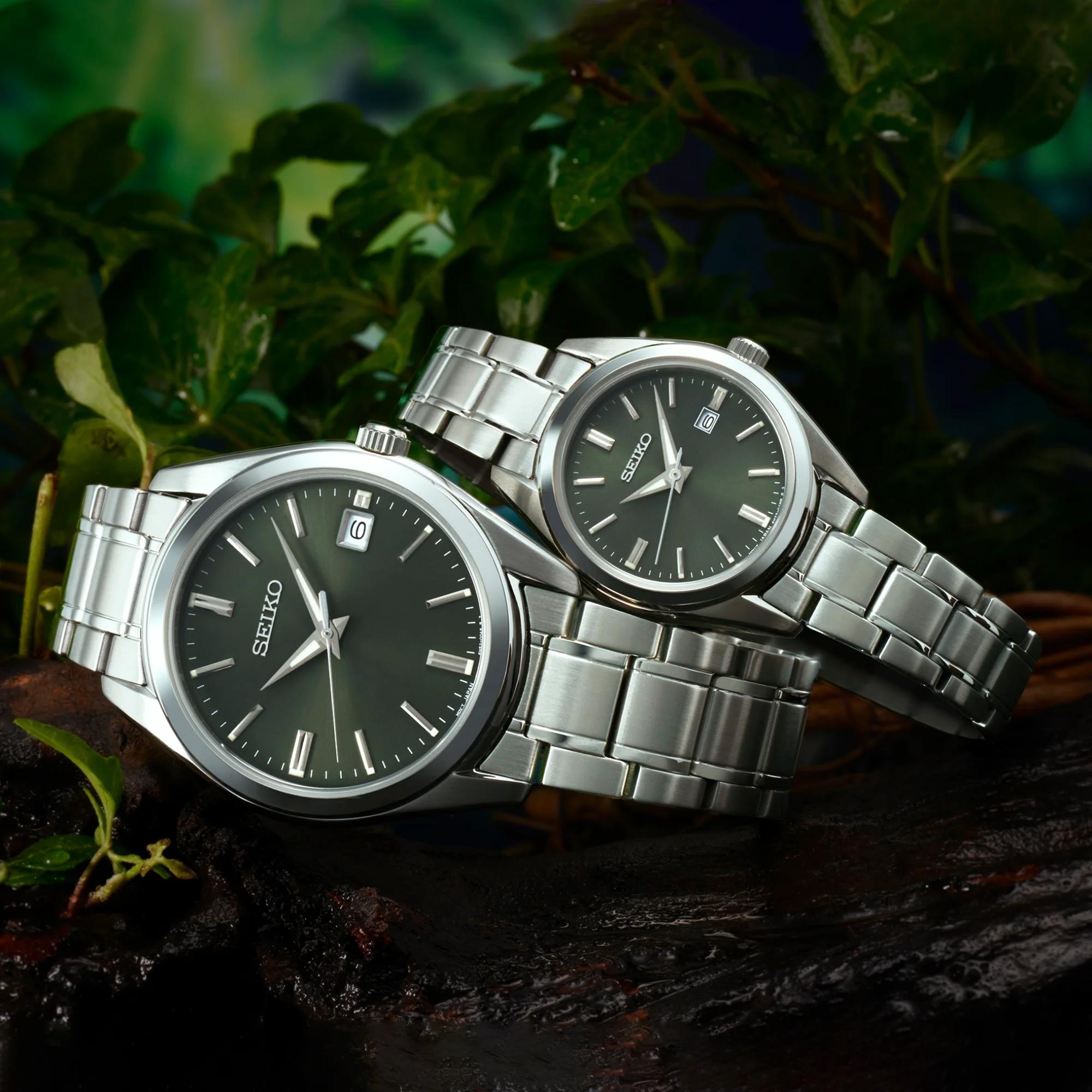 Two Seiko Essentials 40mm green sunburst dial steel quartz watch SUR527P1