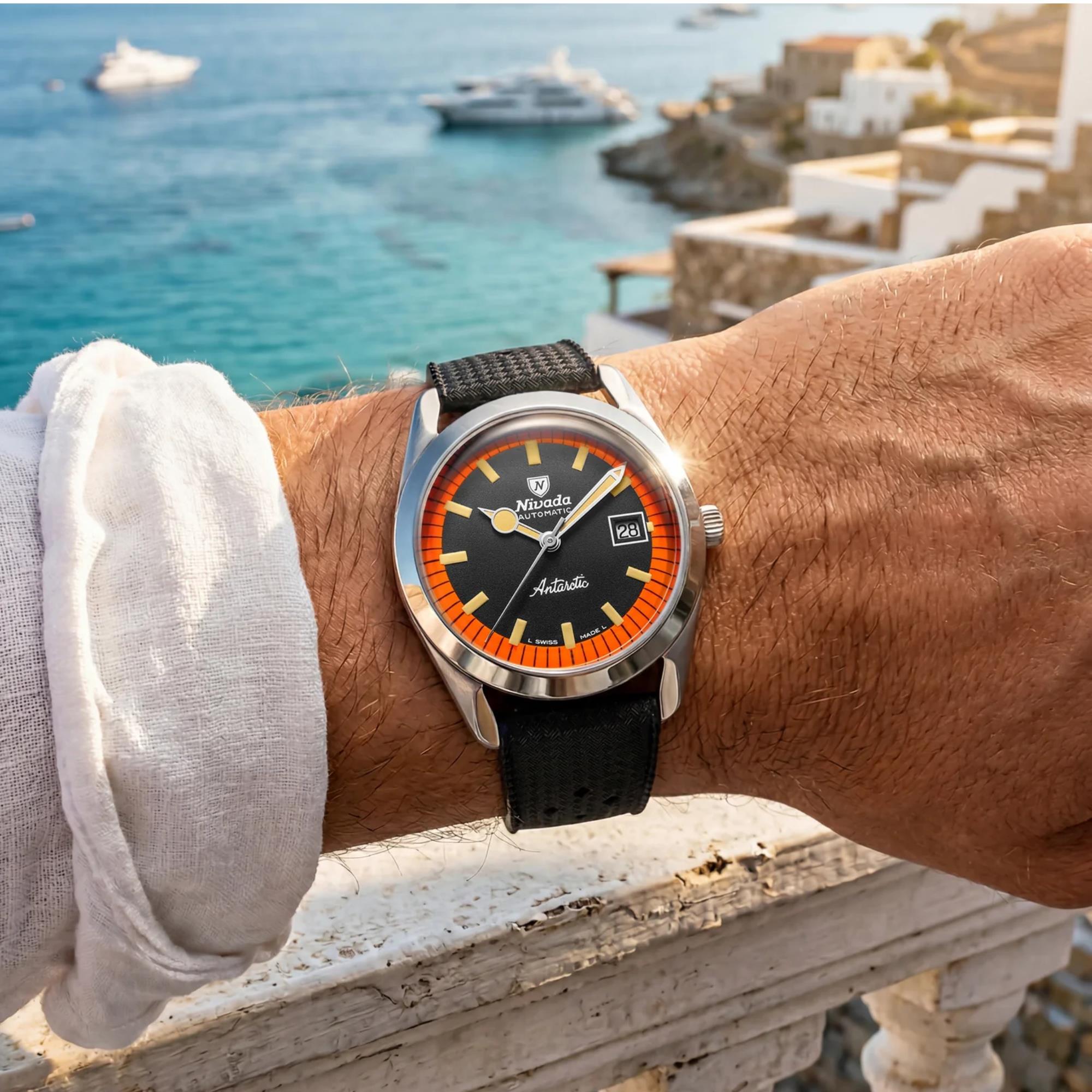 Nivada Grenchen Super Antarctic 38mm Black Dial Rubber Mens Automatic Watch 32056A01