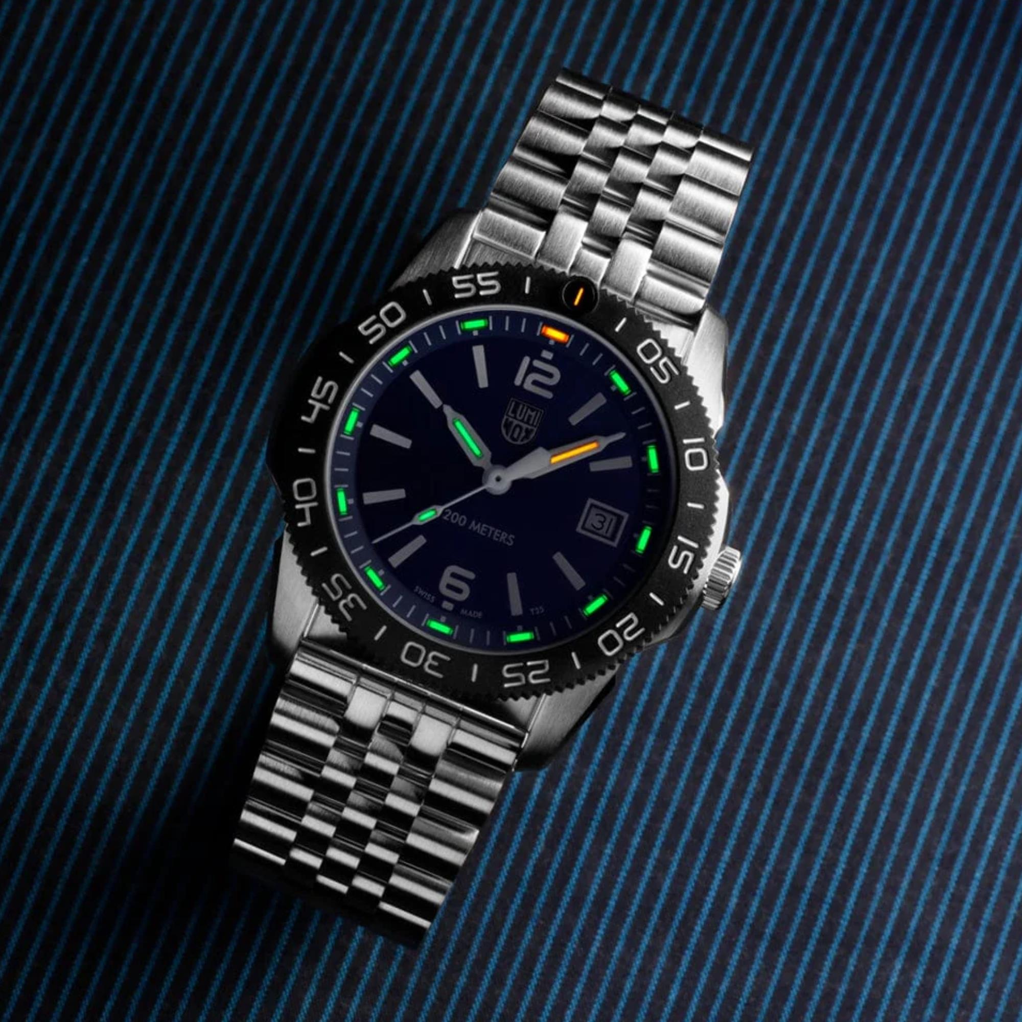 Luminox Pacific Diver Ripple 39mm Blue Dial Steel and Rubber Quartz Watch XS.3123M.SET.1
