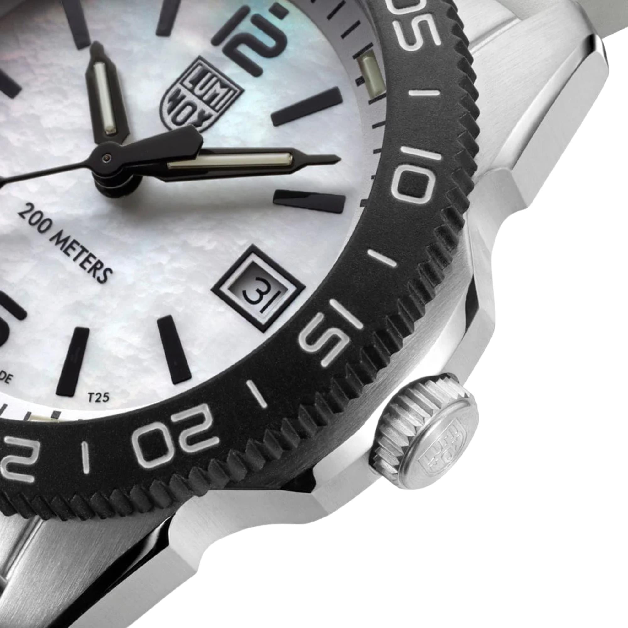 Luminox Pacific Diver Ripple 39mm Mother of Pearl Dial Rubber Quartz Watch XS.3128M.SET