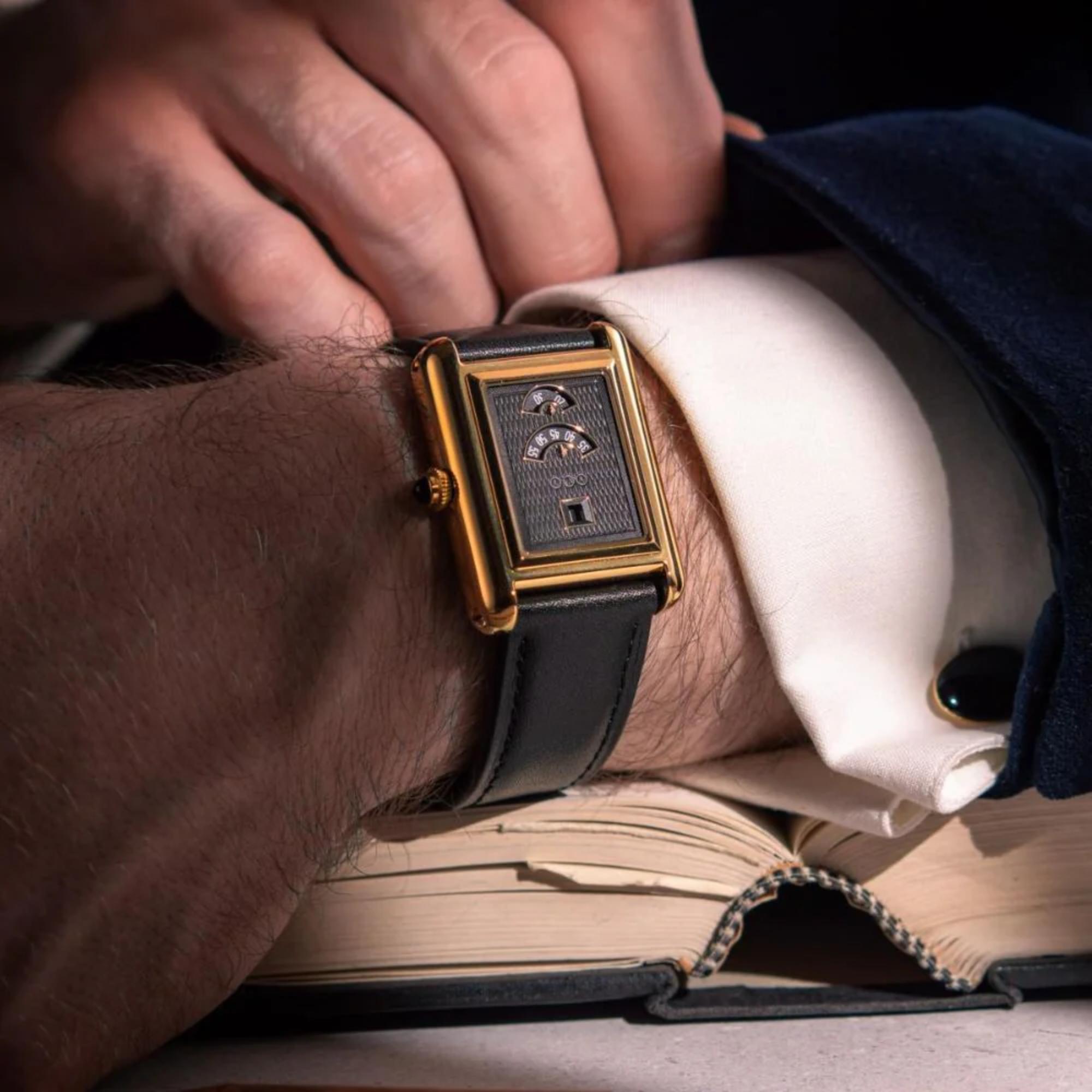 Out of Order Forma Venti Jump-Hour 30.5mm Aurum Noir Black Dial Leather Automatic Watch F20BLK.850
