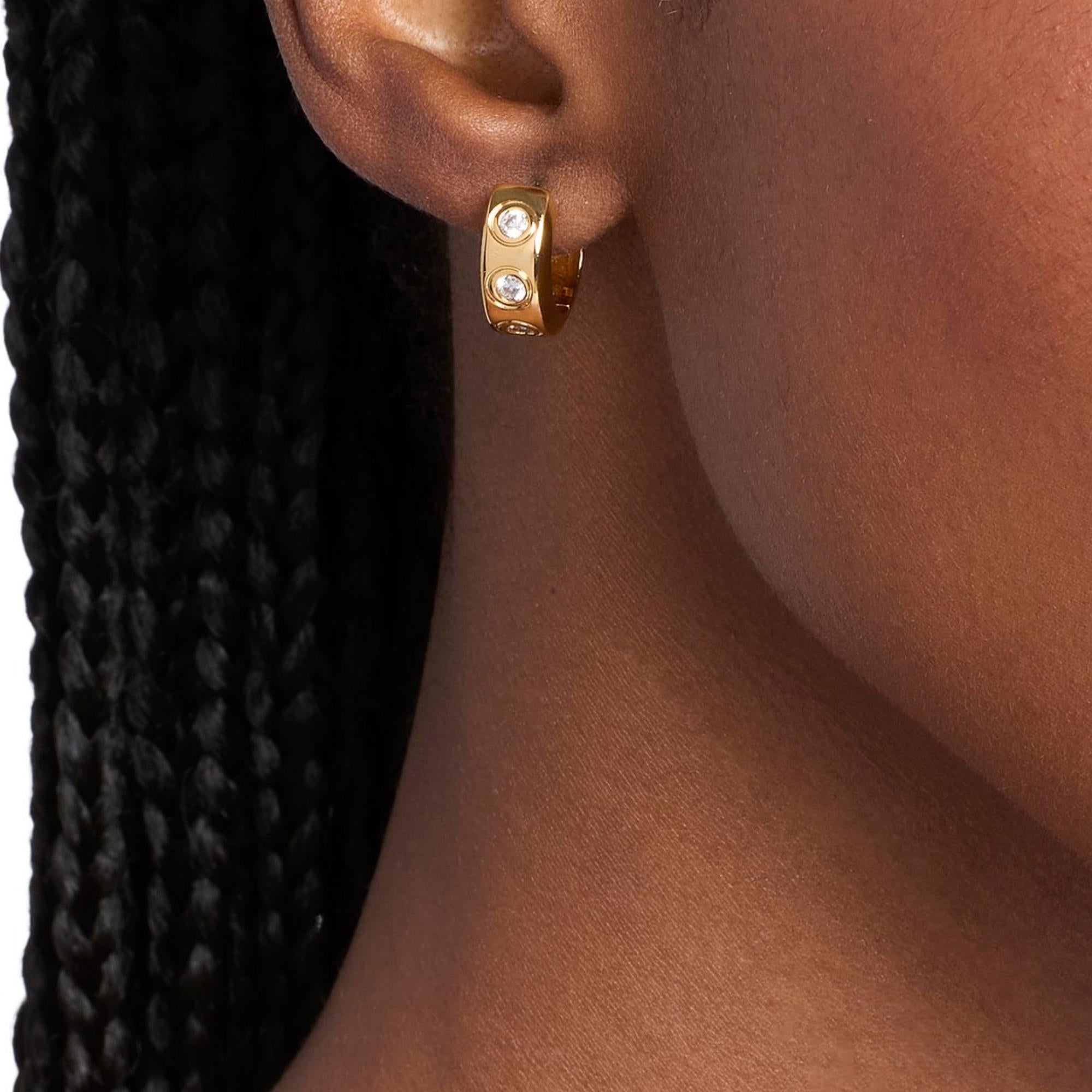 Michael Kors Brilliance Gold Pavé Logo Huggie Ladies Earrings MKJ8652710