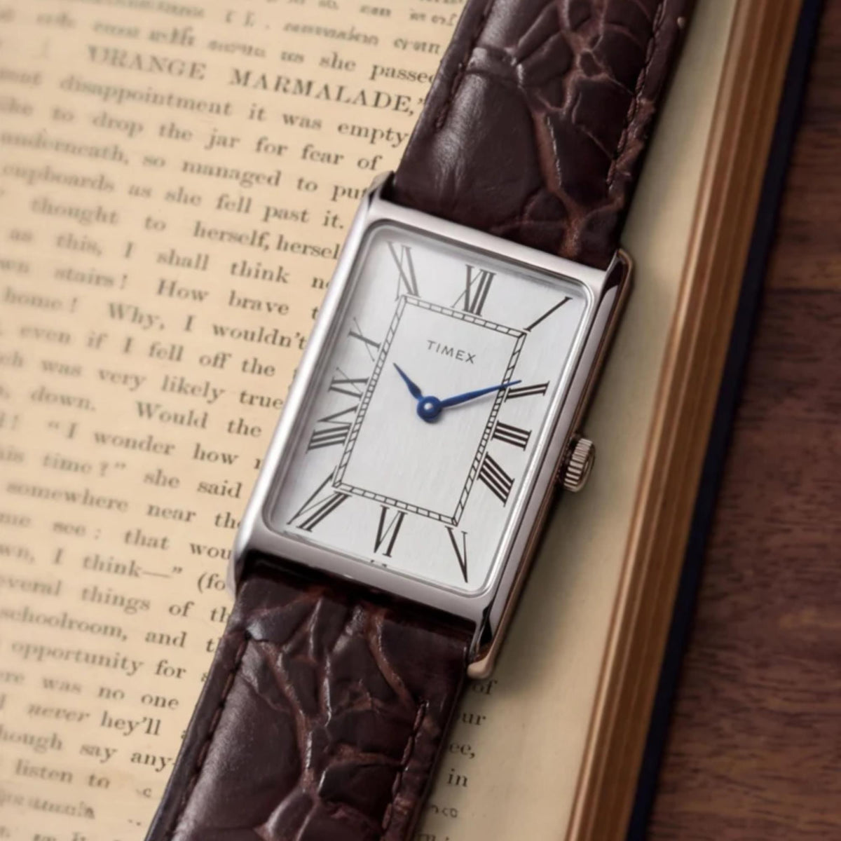 Timex Reissue 1976 Lexington 21mm Silver Dial Leather Quartz Watch TW2Y88200