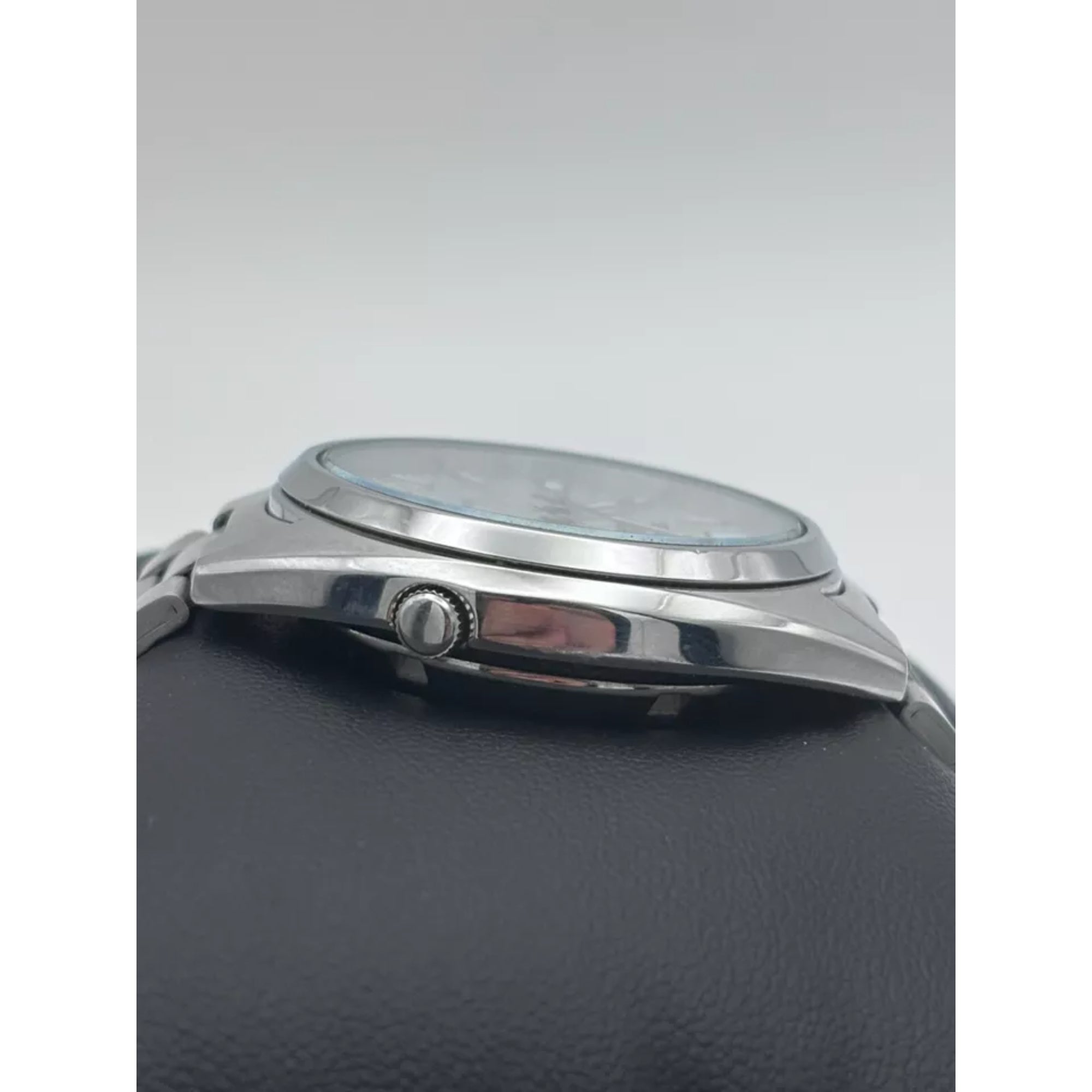 Seiko 5 Automatic Silver Dial Silver Stainless Steel Men’s Watch SNXS73K1 Pre-owned