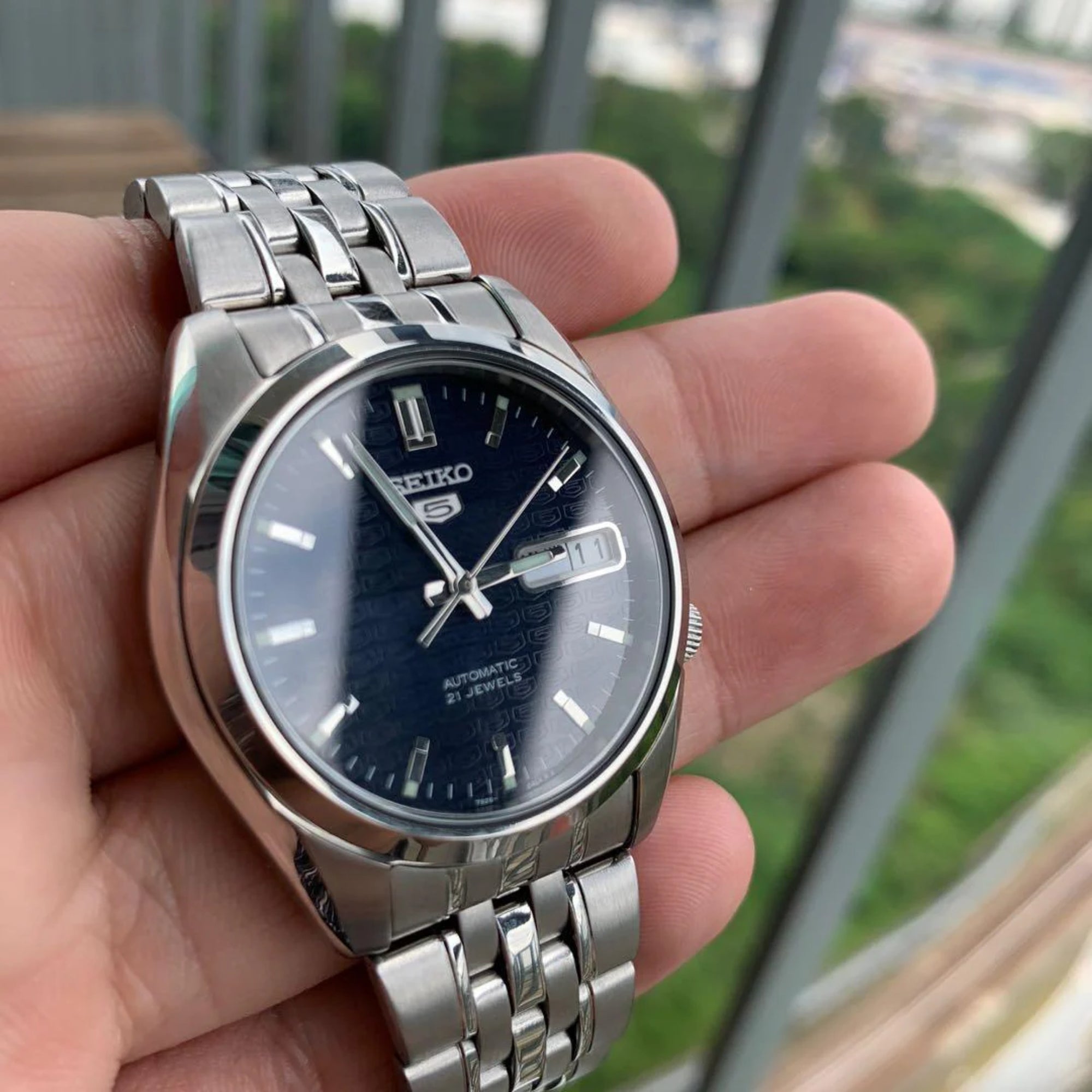 Seiko 5 Automatic Dark Blue Dial Silver Stainless Steel Men's Watch SNK357K1