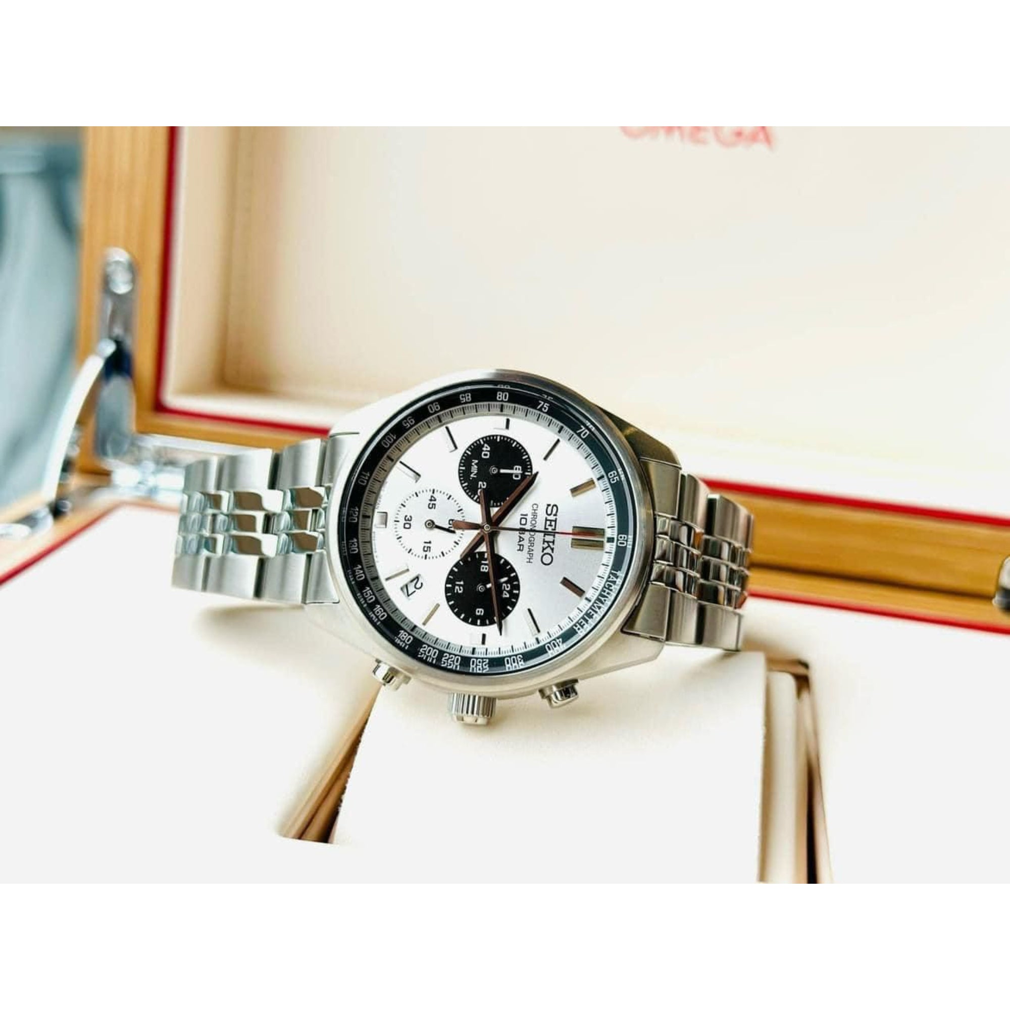 Seiko Conceptual Quartz Chronograph Panda Dial Steel Strap Men's Watch SSB425P1