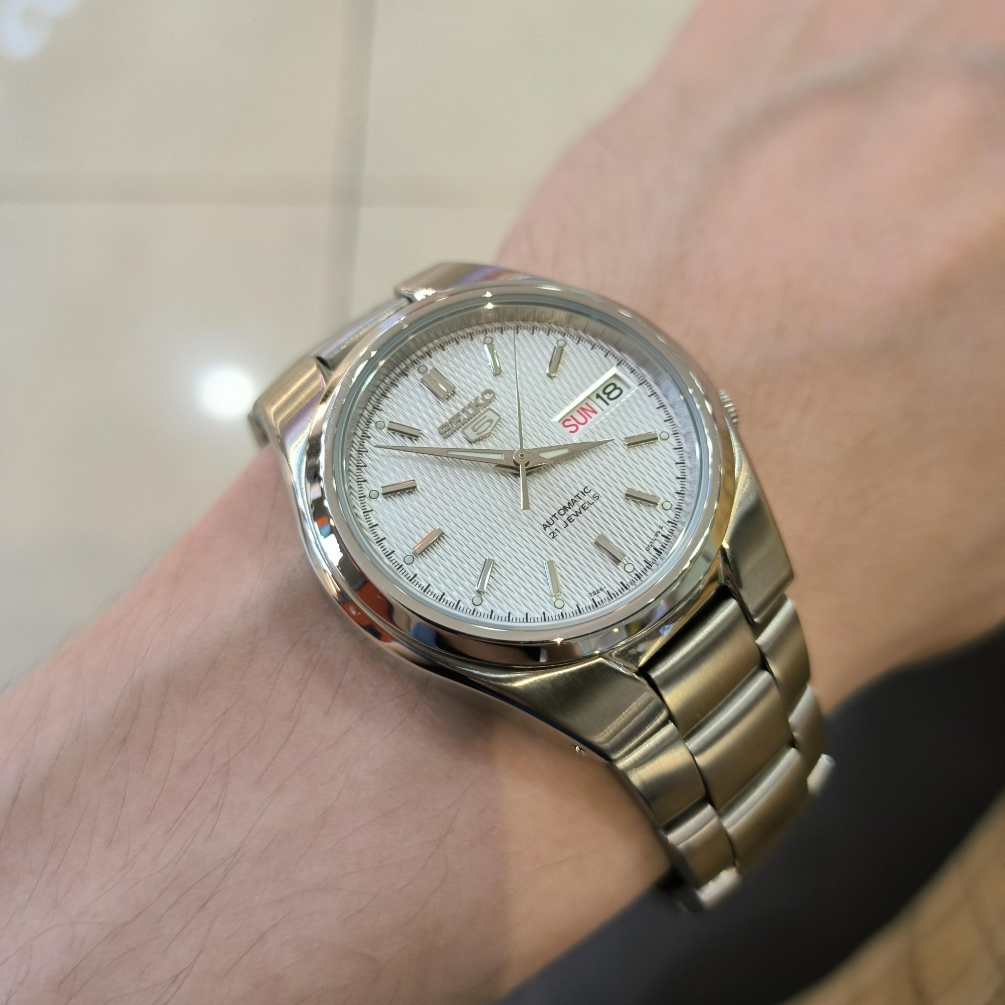 Seiko 5 Automatic White Dial Stainless Steel Bracelet Men's Watch SNK601K1