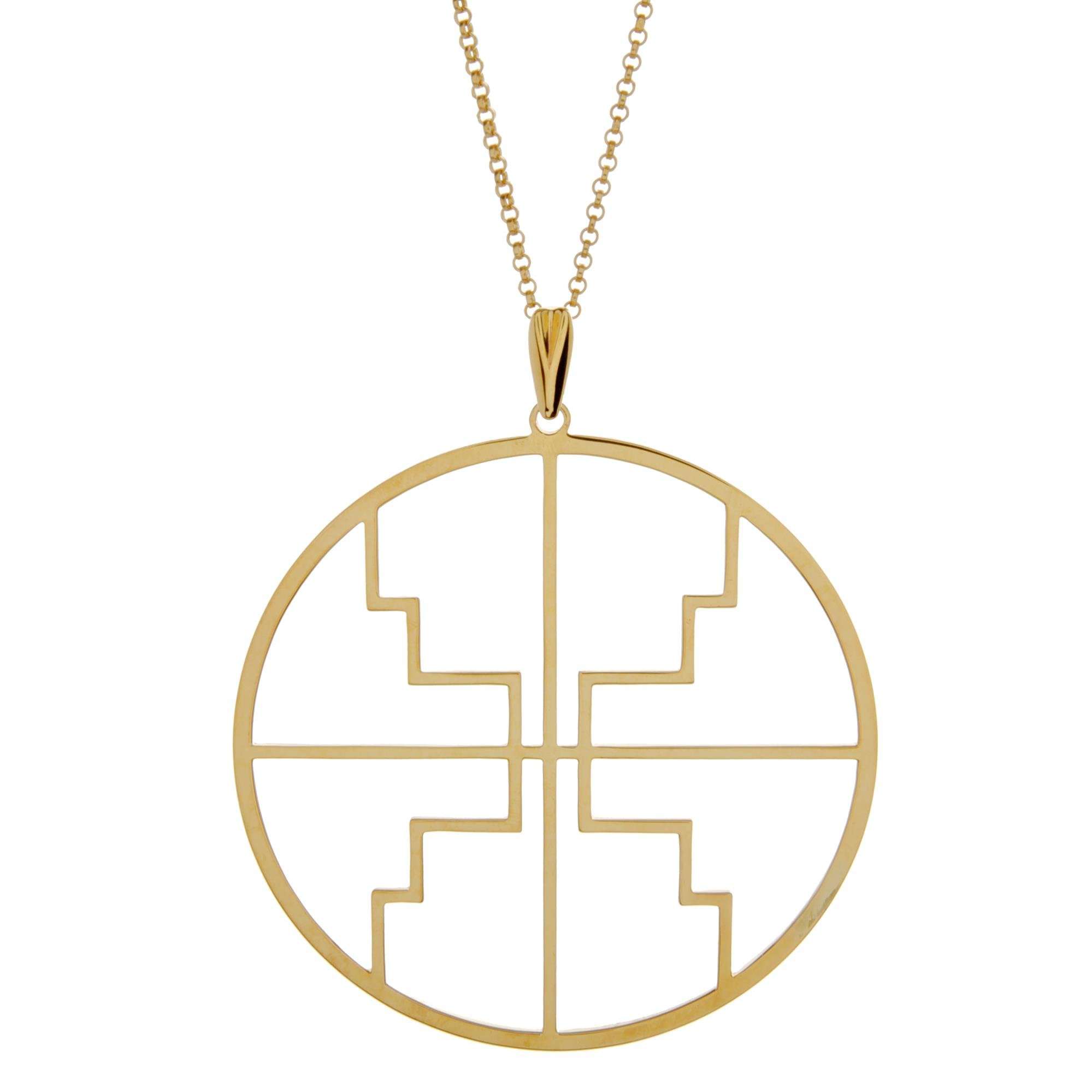 Kim Minchin Roxy Disc Gold NecklaceSleek and stylish, this&nbsp;Kim Minchin&nbsp;Roxy Disc Gold Necklace is a must have for any occasion. The pendant is approximately 6cm in size with the chain being 80cm in size. The necklace is made from&nbsp;925 Sterling Silver And 14k Gold Plate.Key Features:80cm Chain Length6cm Pendant925 Link ChainThe Brand: Kim MinchinKim Minchin Jewellery was founded back in 2014 by well known designer Kim Minchin Dunn. The philosphy of the brand centres around being able to wear an