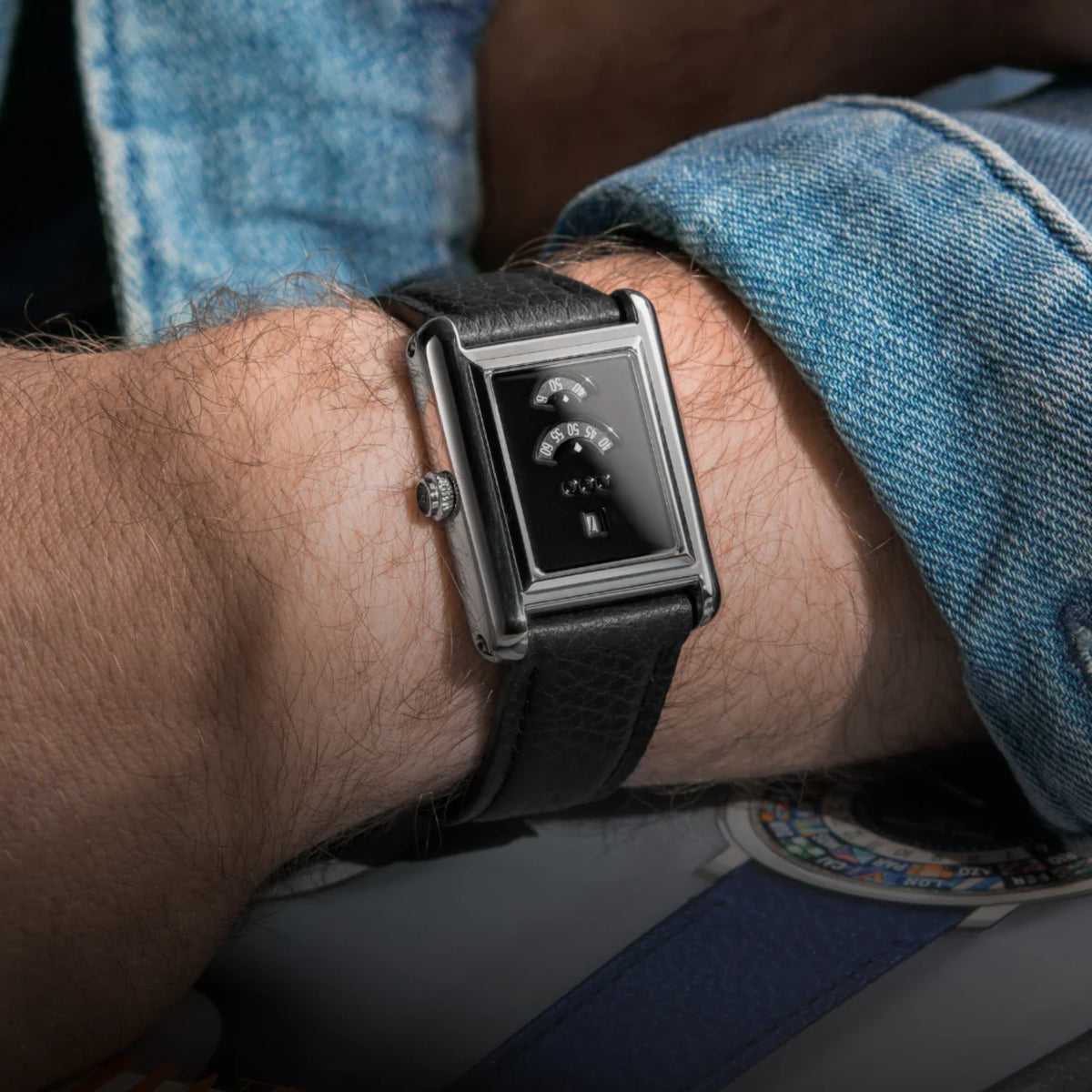 Out Of Order Forma Venti Jump-Hour Automatic Lacquered Black Dial Leather Strap Watch F20BLK.316