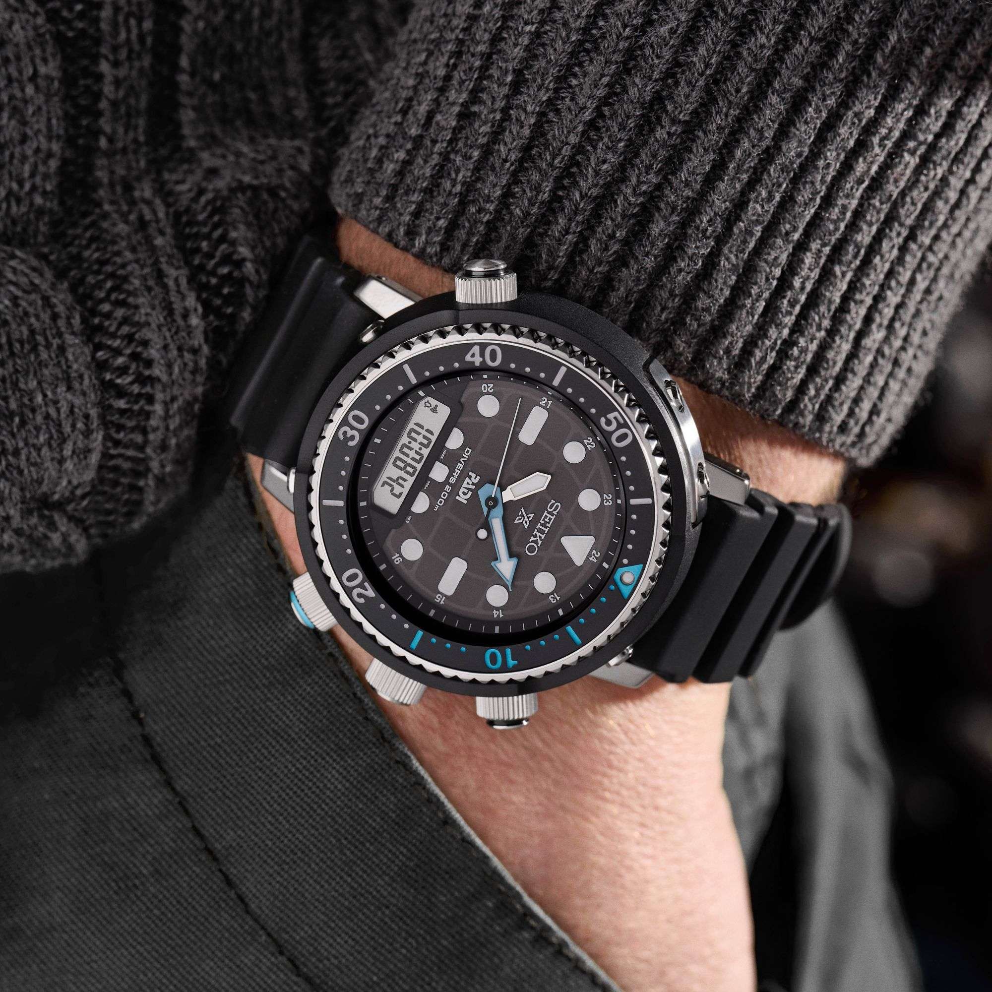 Seiko Prospex Solar ‘Arnie’ Hybrid PADI Diver’s 40th Anniversary Solar Quartz Black Dial Black PVD Stainless Steel Bracelet SNJ035P1F