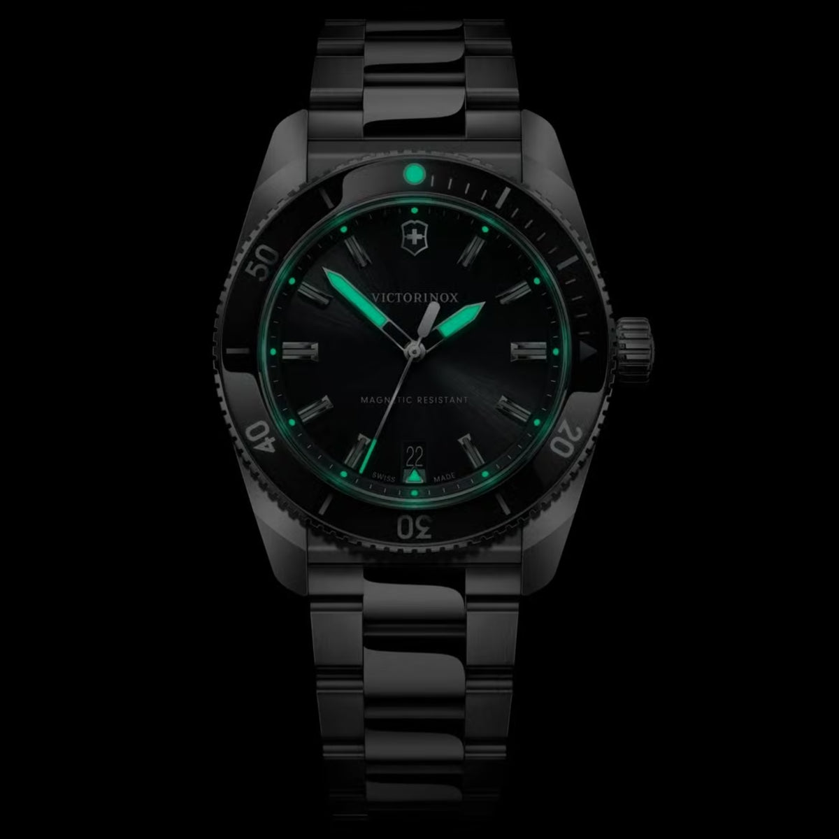 Victorinox Maverick 39mm Black Dial Steel Mens Quartz Watch 242097