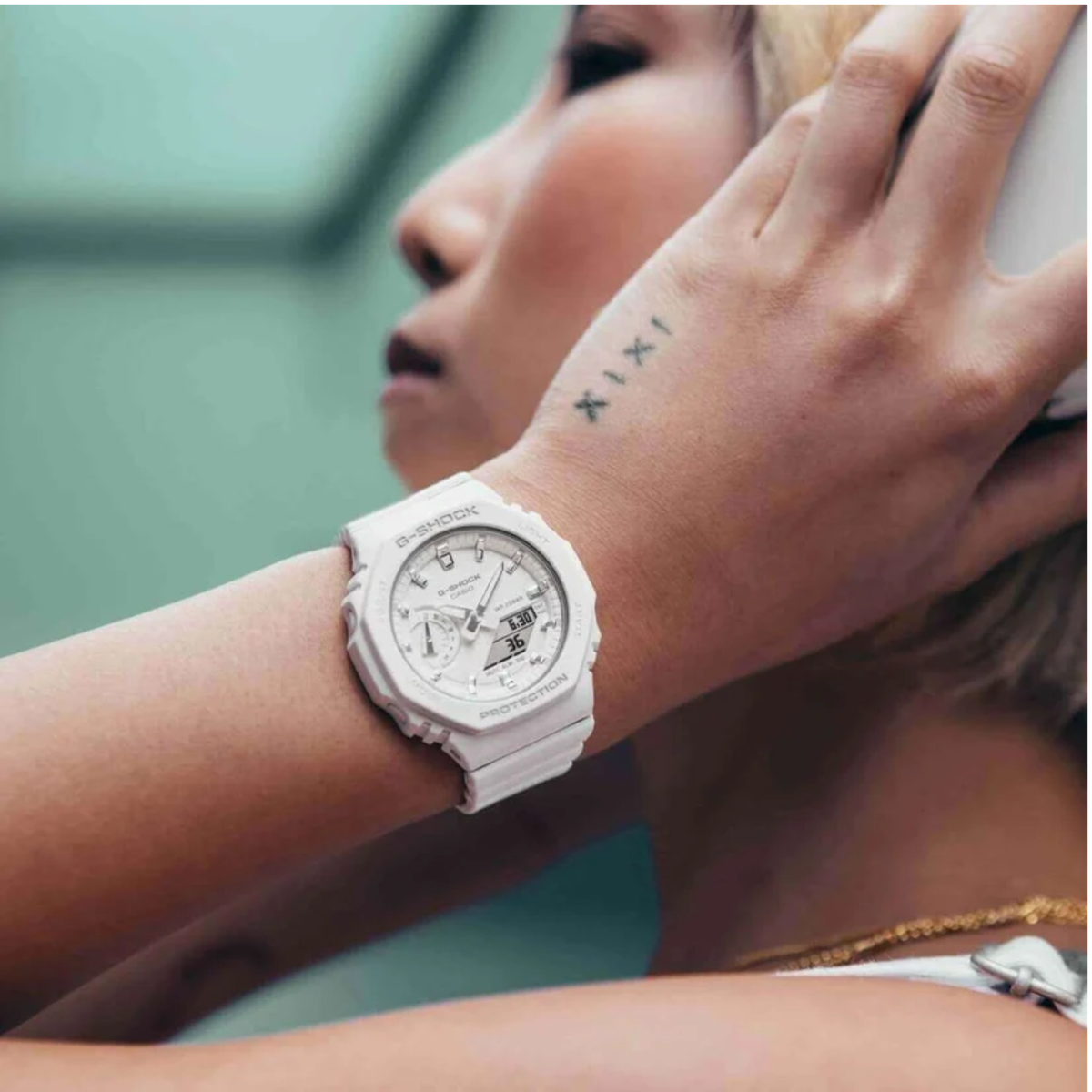 Orologio da donna Casio G-Shock Mini Casioak digitale al quarzo con cinturino in resina bianca GMA-S2100-7AER
