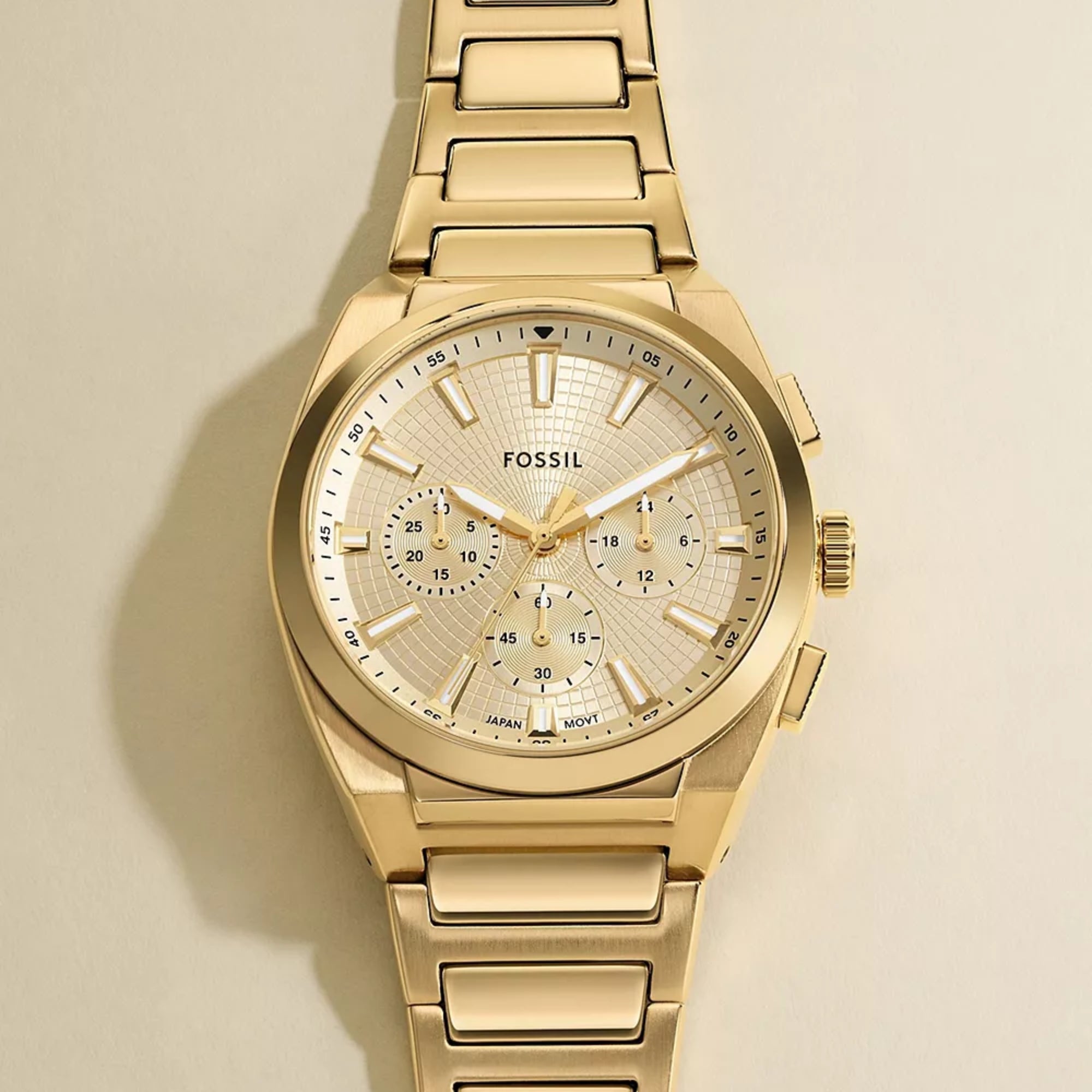Fossil Everett FS6119 front view on a warm beige background