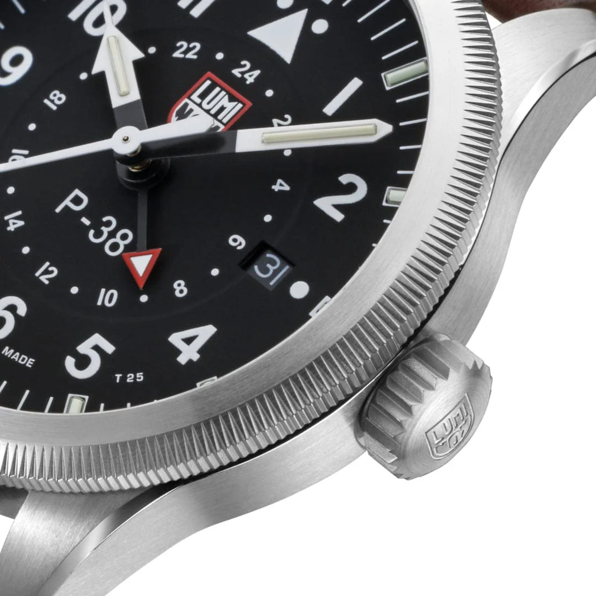 Luminox P-38 Lightning Air Pilot 9520 Series XA.9521 pilot watch close-up detail of coin-edge bezel and knurled crown with logo