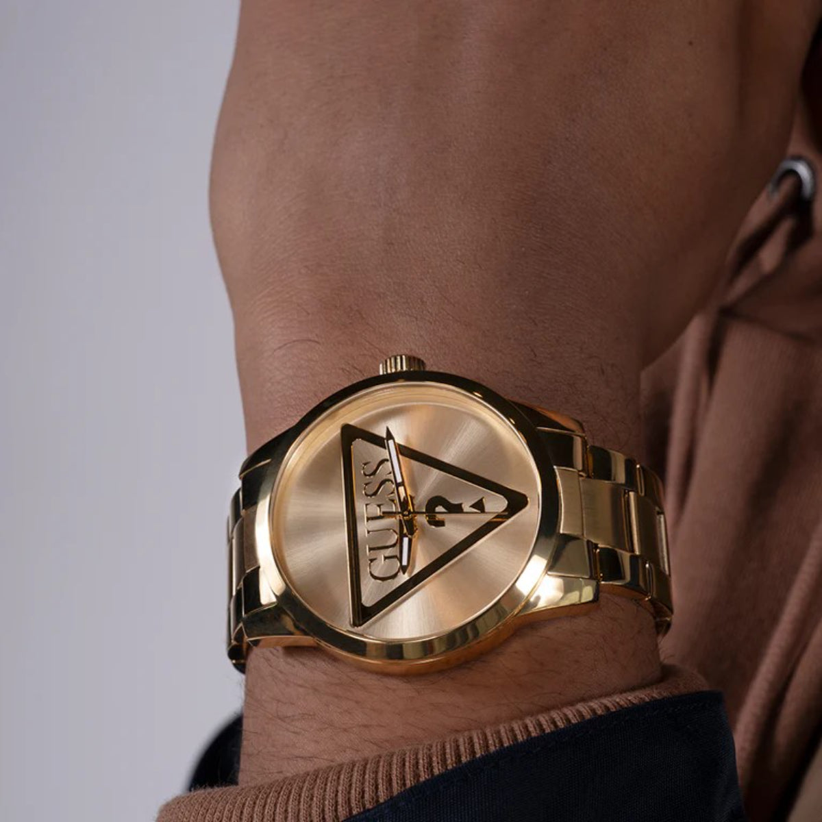 GUESS Badge Analogue Quartz Gold Dial Steel Strap Men's Watch GW0782G1