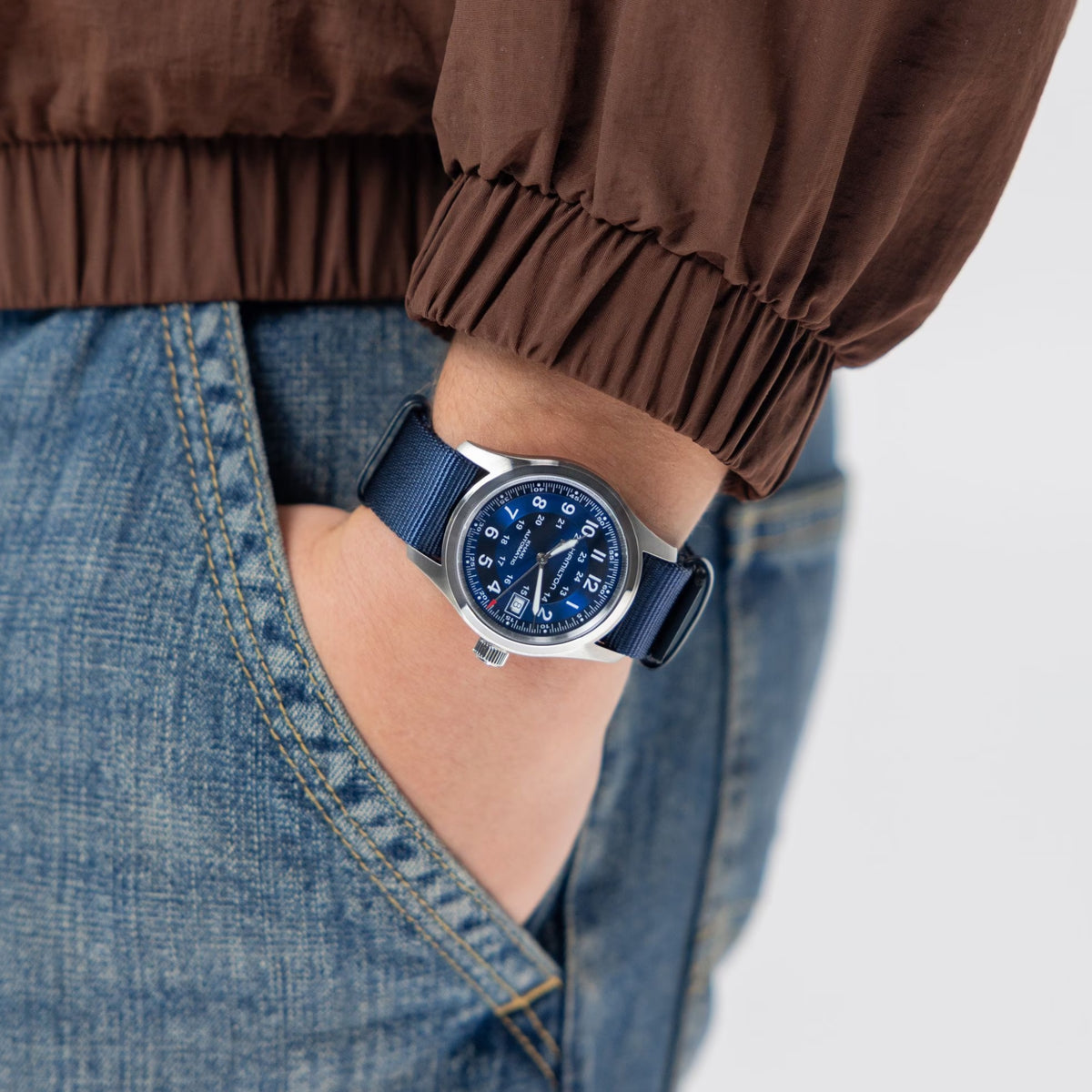 Reloj automático para hombre Hamilton Khaki Field 38mm con esfera azul y correa NATO H70455940