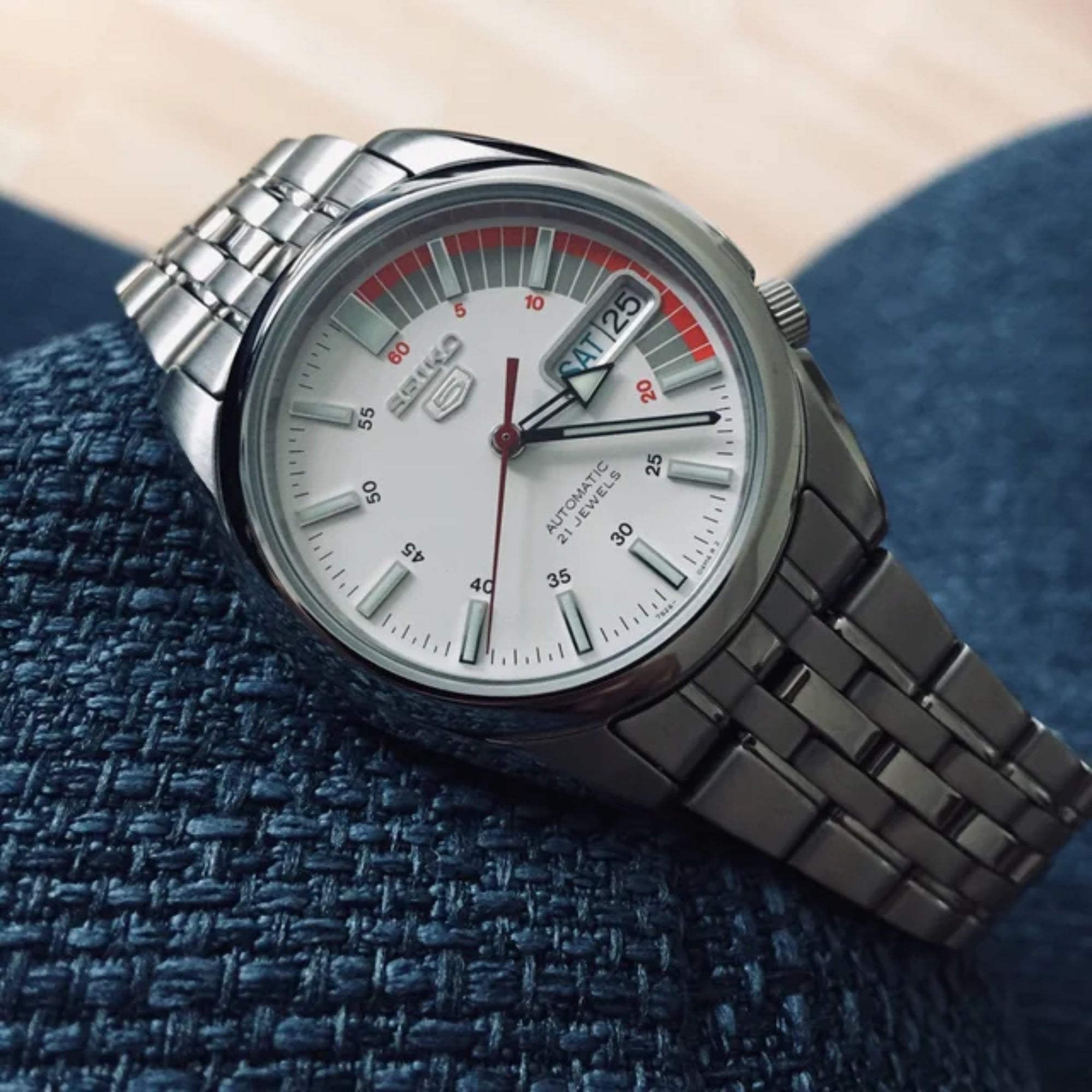Seiko 5 Automatic White Dial Steel Strap Men's Watch SNK369K1