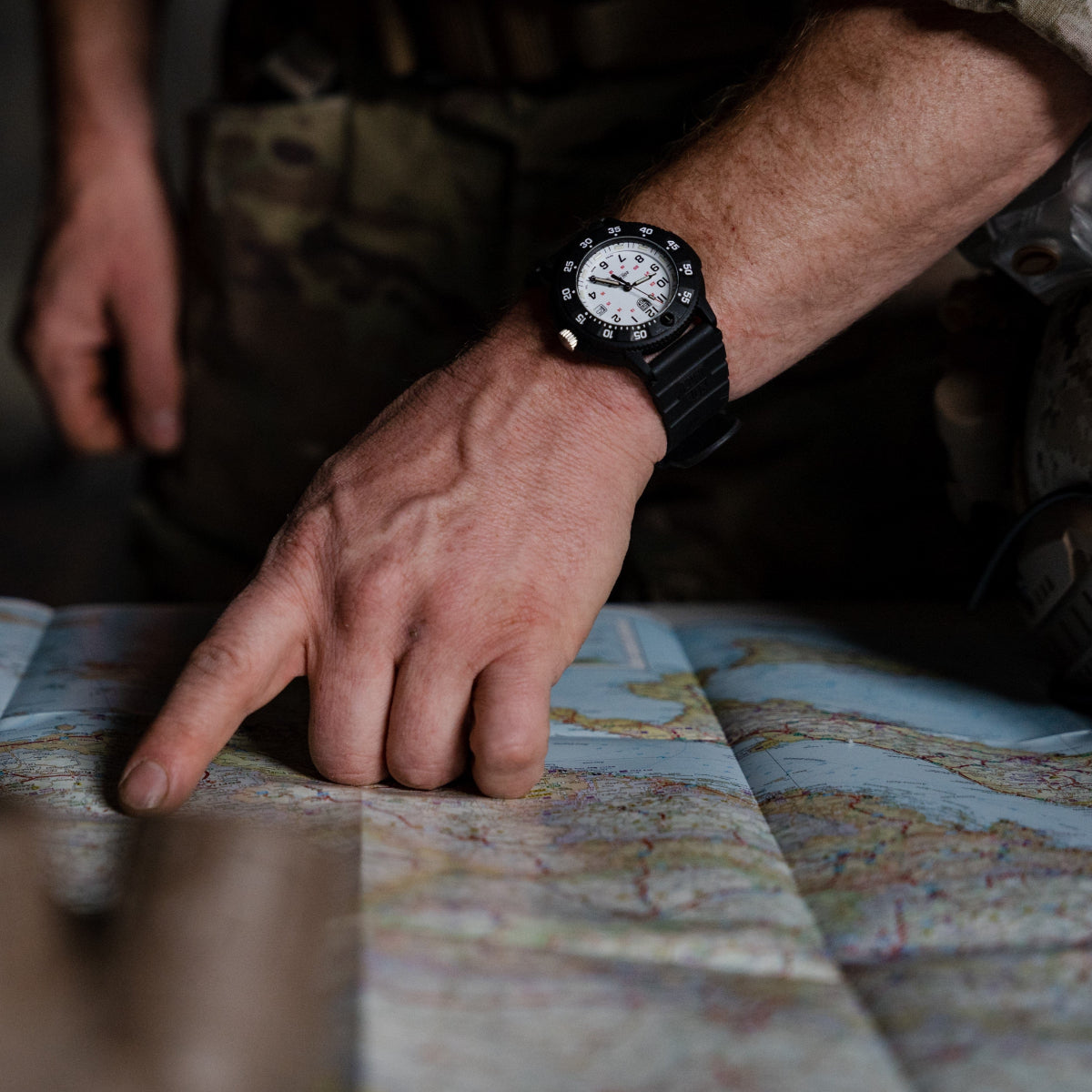 Luminox Original Navy Seal 3000 Evo Series White Dial Rubber Strap Men's Watch XS.3007.EVO.S