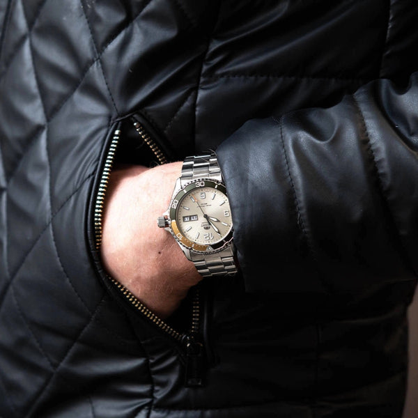 Orient Mako 2023 Automatic Champagne Dial Steel Strap Men’s Watch RA-AA0821S39B