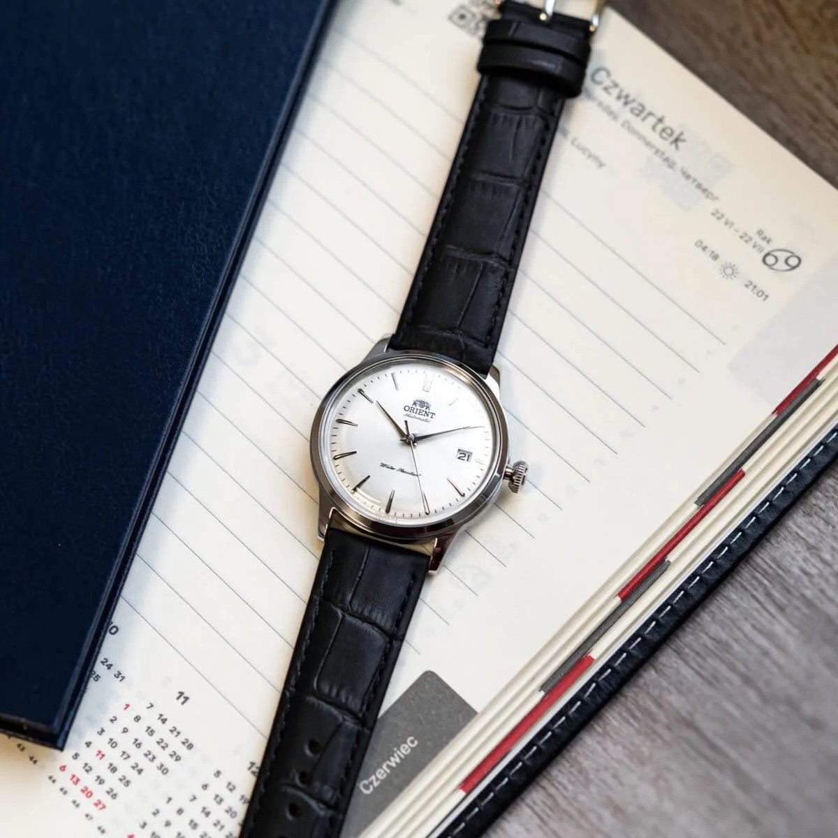 Orient Bambino Classic Vintage Style Mechanical White Dial Black Leather Strap Men's Dress Watch RA-AC0M03S30B