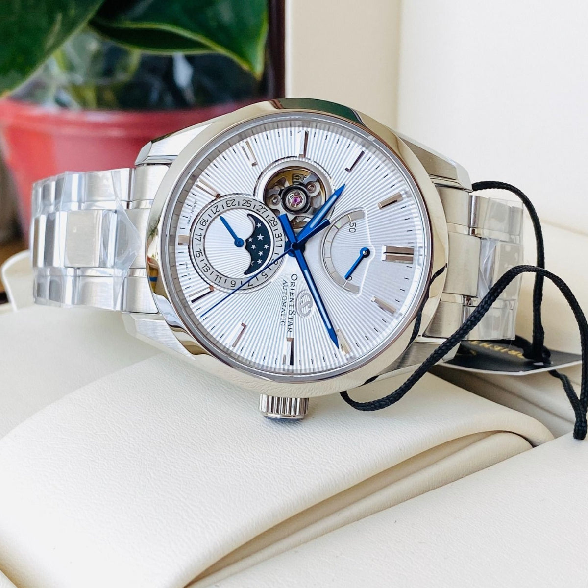 Orient Star Contemporary Silver Dial Stainless Steel Strap Men's Watch RE-AY0002S00B