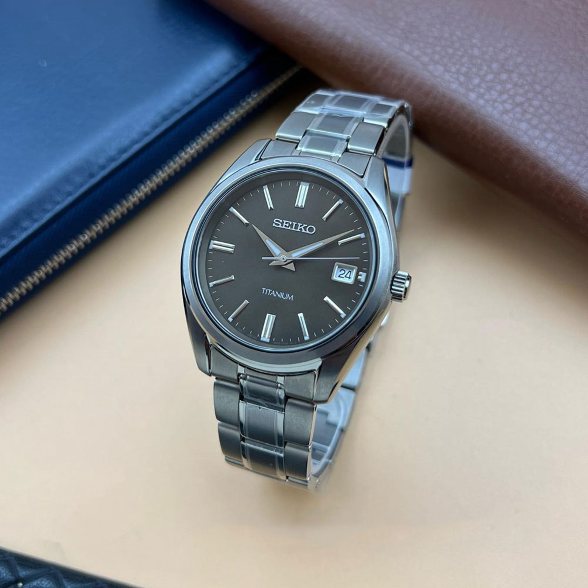 Seiko Essentials 40mm Black Dial Titanium Mens Watch SUR375P1