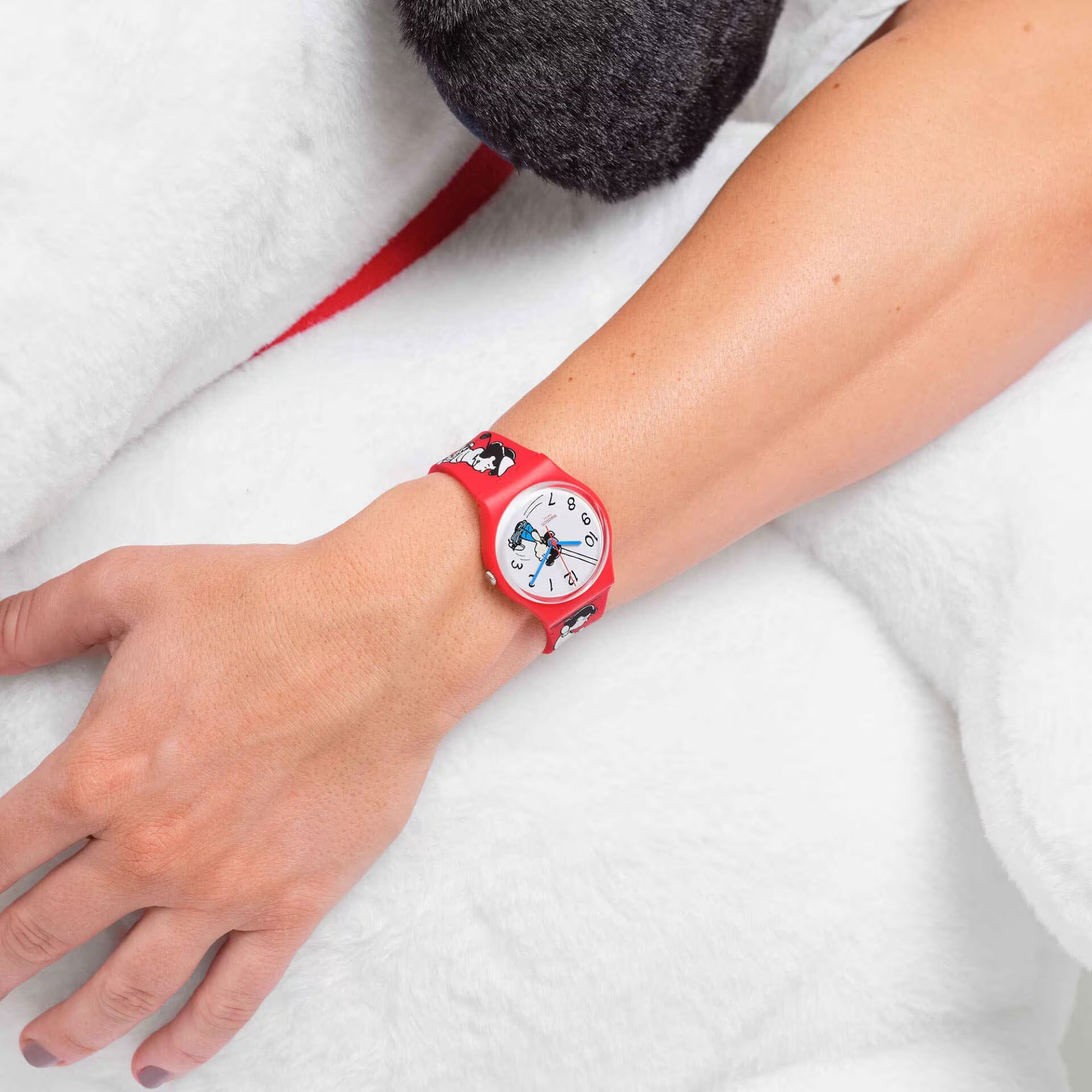 Swatch Peanuts Lucy Klunk! White Dial Red Silicone Strap Watch SO28Z106