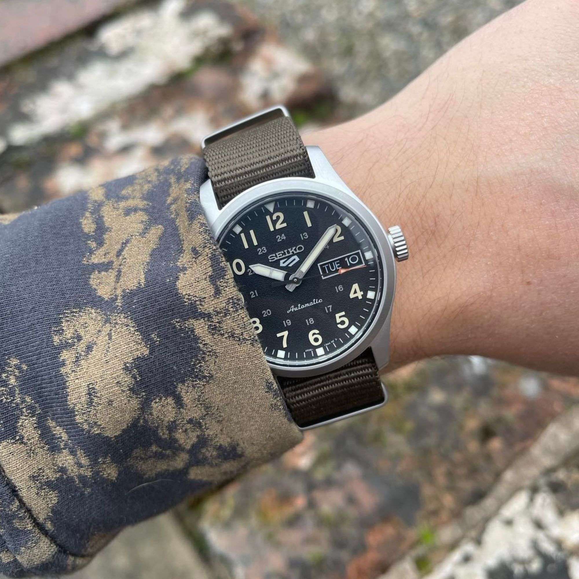 Seiko 5 Sports 'Green Zone' Midfield Automatic Black Dial Green NATO Strap Watch SRPJ85K1