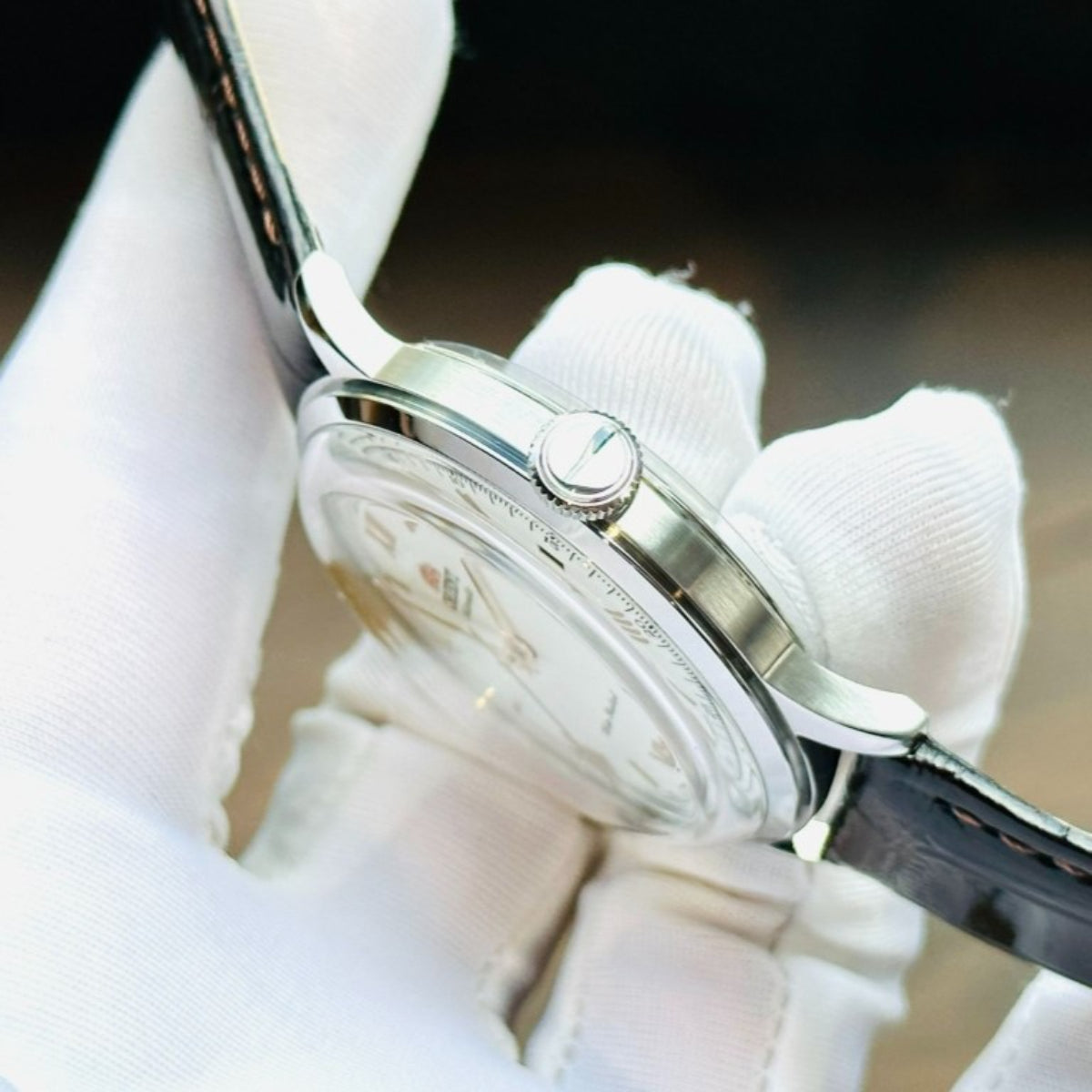 Orient Bambino Classic Vintage Style Version 2 Automatic White Dial Leather Strap Men’s Dress Watch TAC00008W0