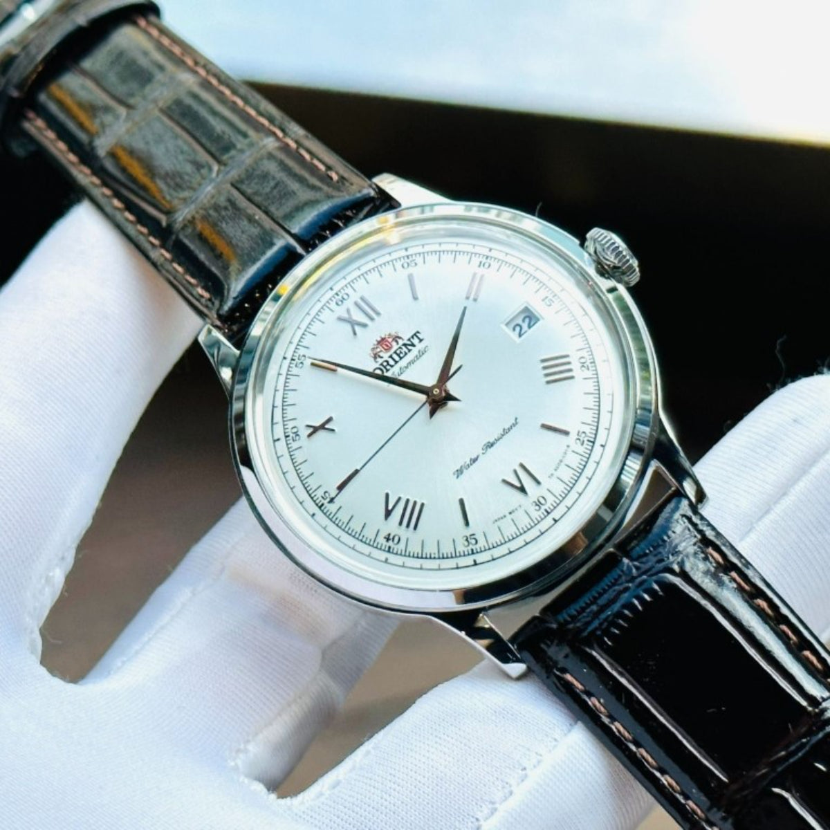 Orient Bambino Classic Vintage Style Version 2 Automatic White Dial Leather Strap Men’s Dress Watch TAC00008W0