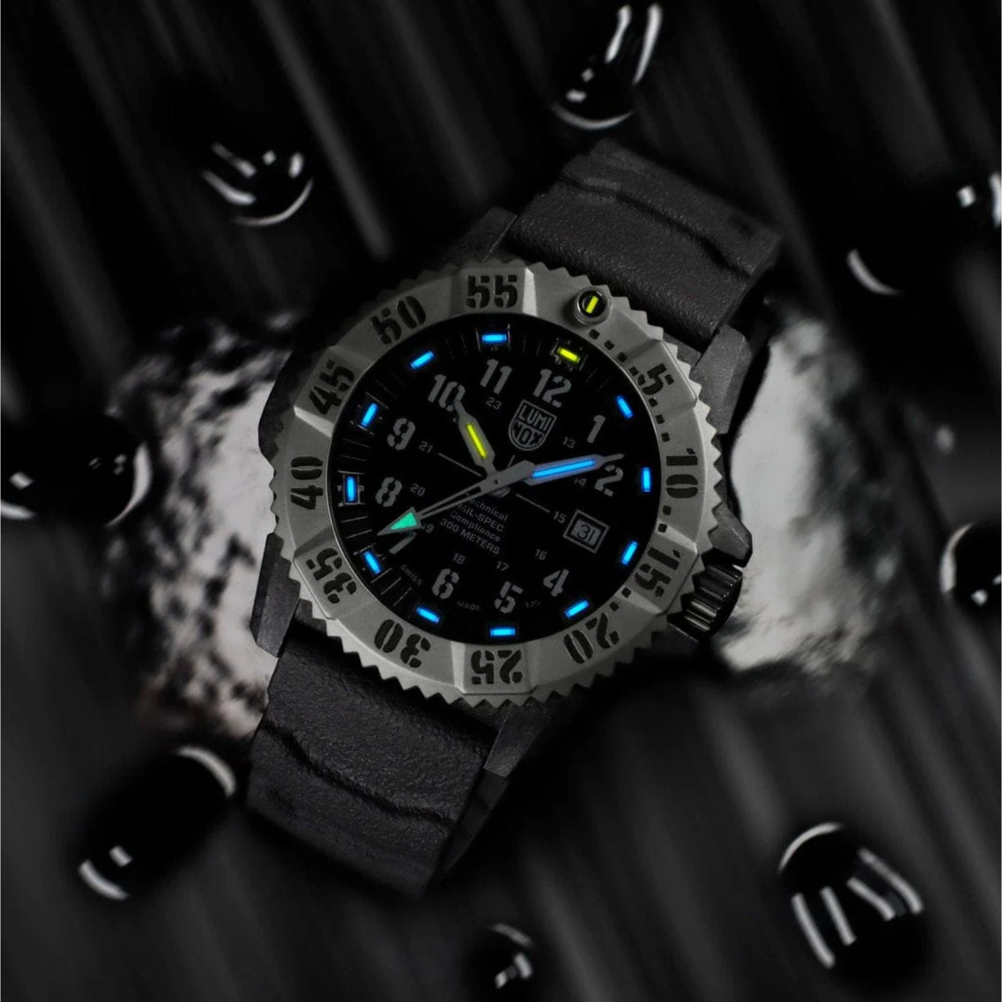 Luminox MIL-SPEC Inspired 3350 Series Black Dial Nitrile Rubber Strap Men's Military Watch Set XL.3351.1.SET