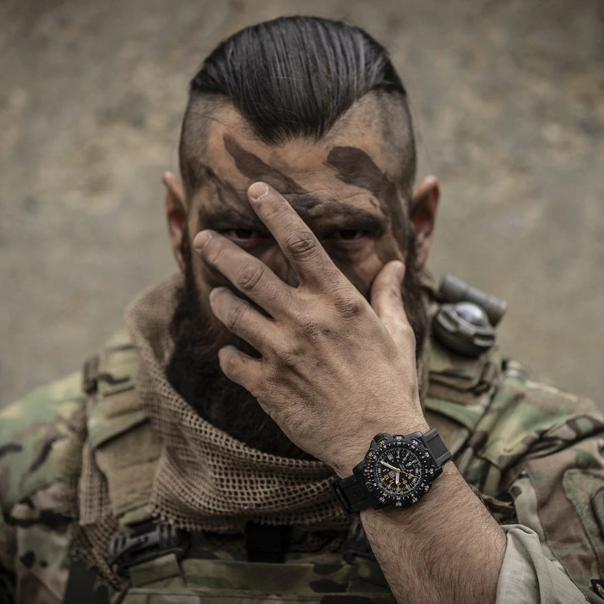 Luminox Recon Pointman Quartz Black Dial Nitrile Rubber Strap Men's Watch XL.8825.H.SET