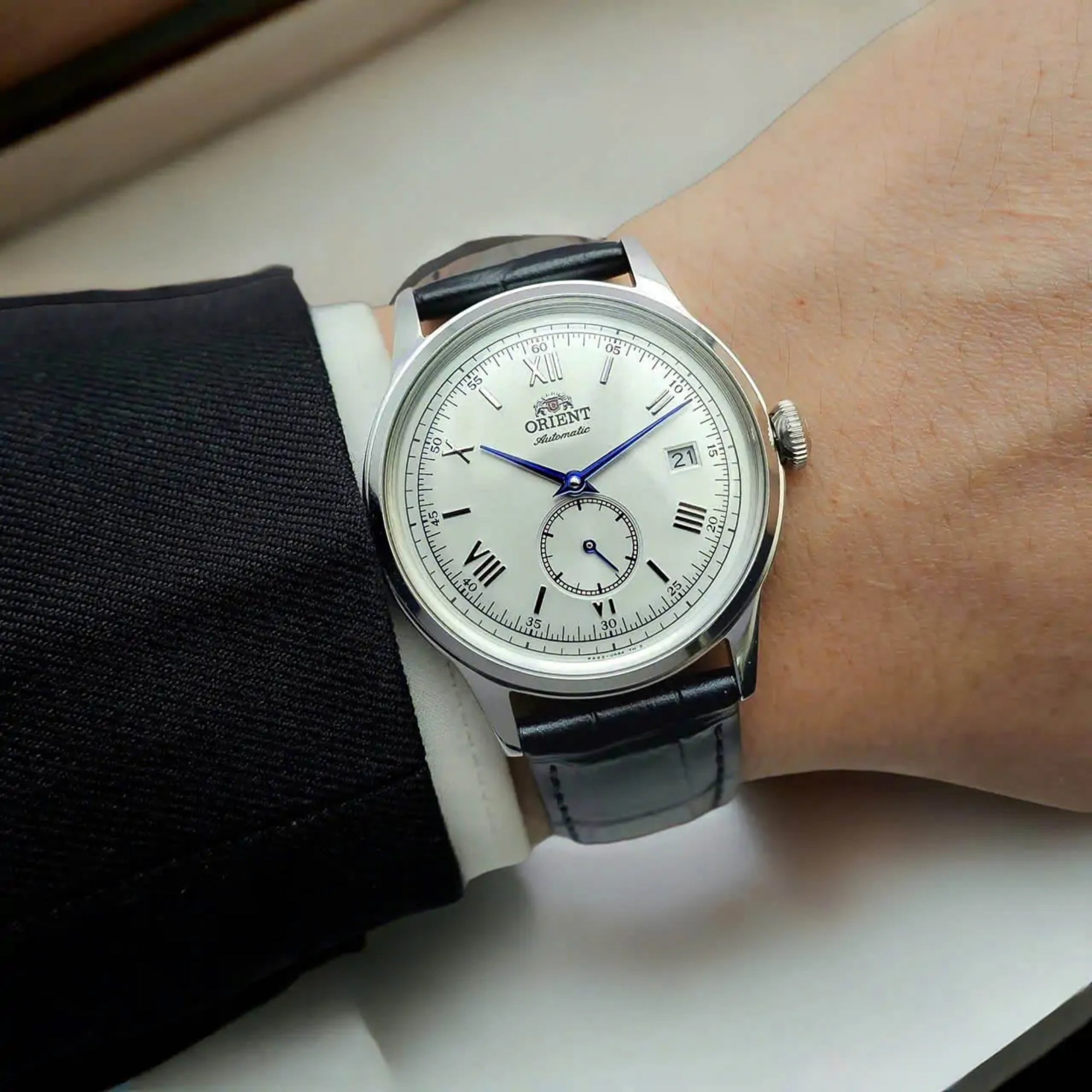 Orient Bambino Version 2 Classic Vintage Style White Dial Men's Dress Watch RA-AP0104S30B