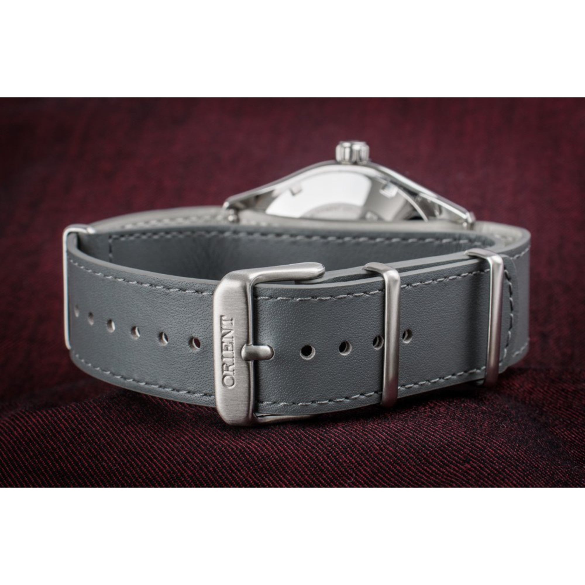 Orient Mako Automatic Purple Dial Leather Strap Men’s Dive Watch RA-AC0Q07V30B