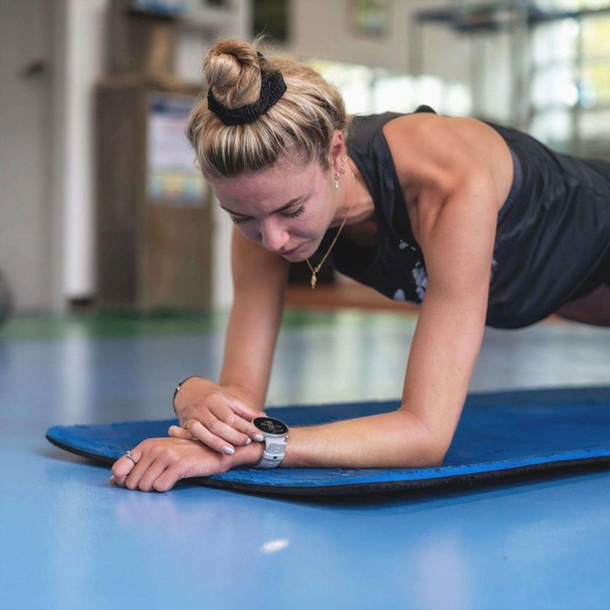 Polar Vantage V2 Quartz Digital Dial Grey Rubber Strap Smartwatch 90083651