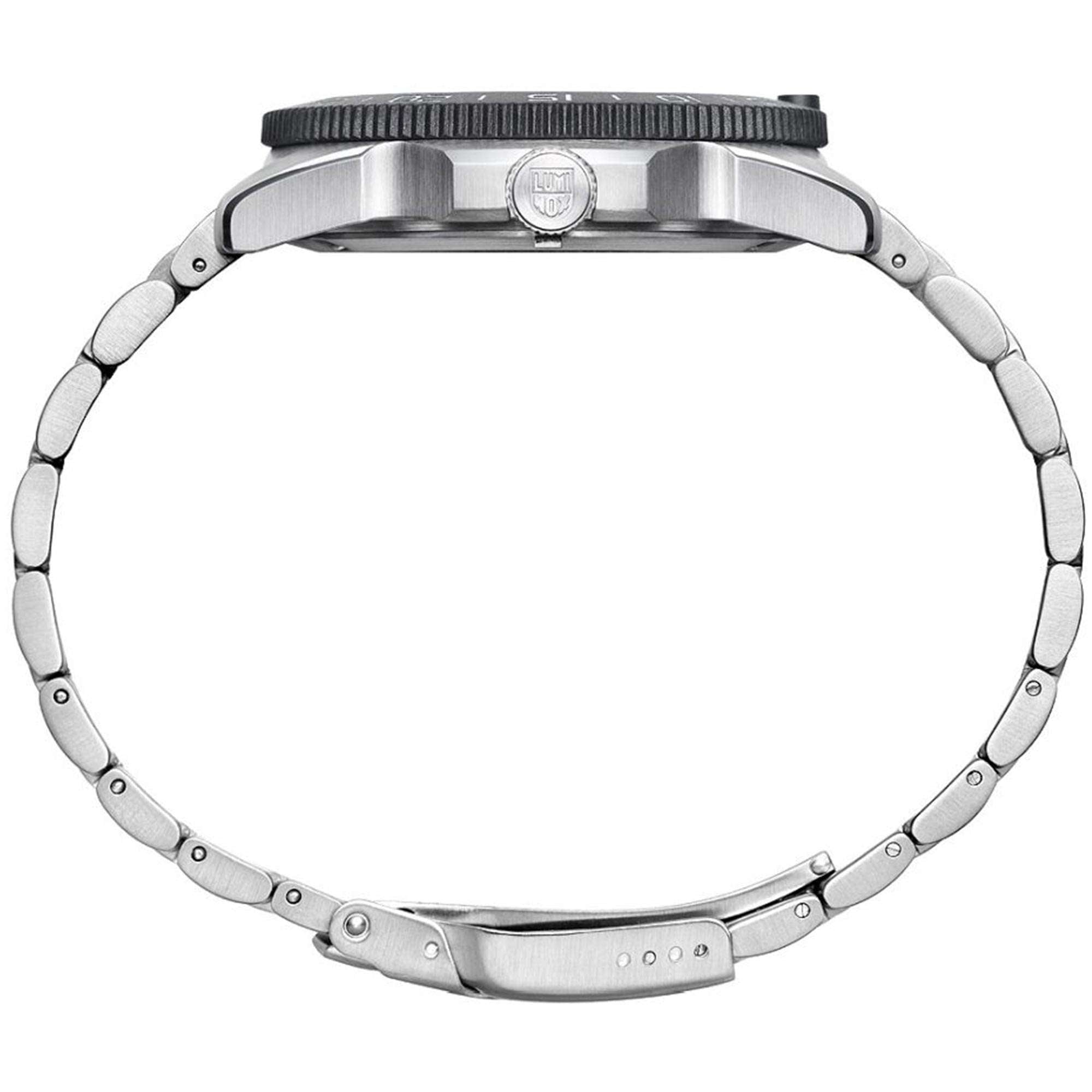 Luminox Pacific Diver Quartz Movement Black Dial Stainless Steel Bracelet Mens Watch XS.3122